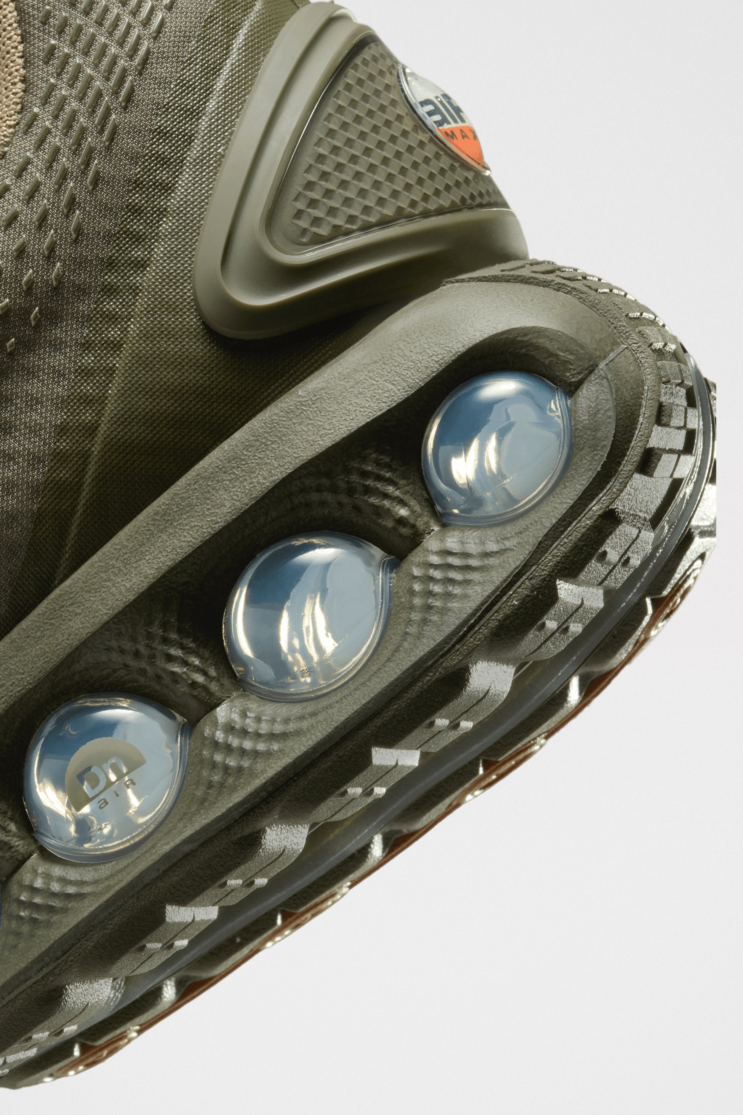 Nike Air Max DN Neutral Olive / Medium Olive