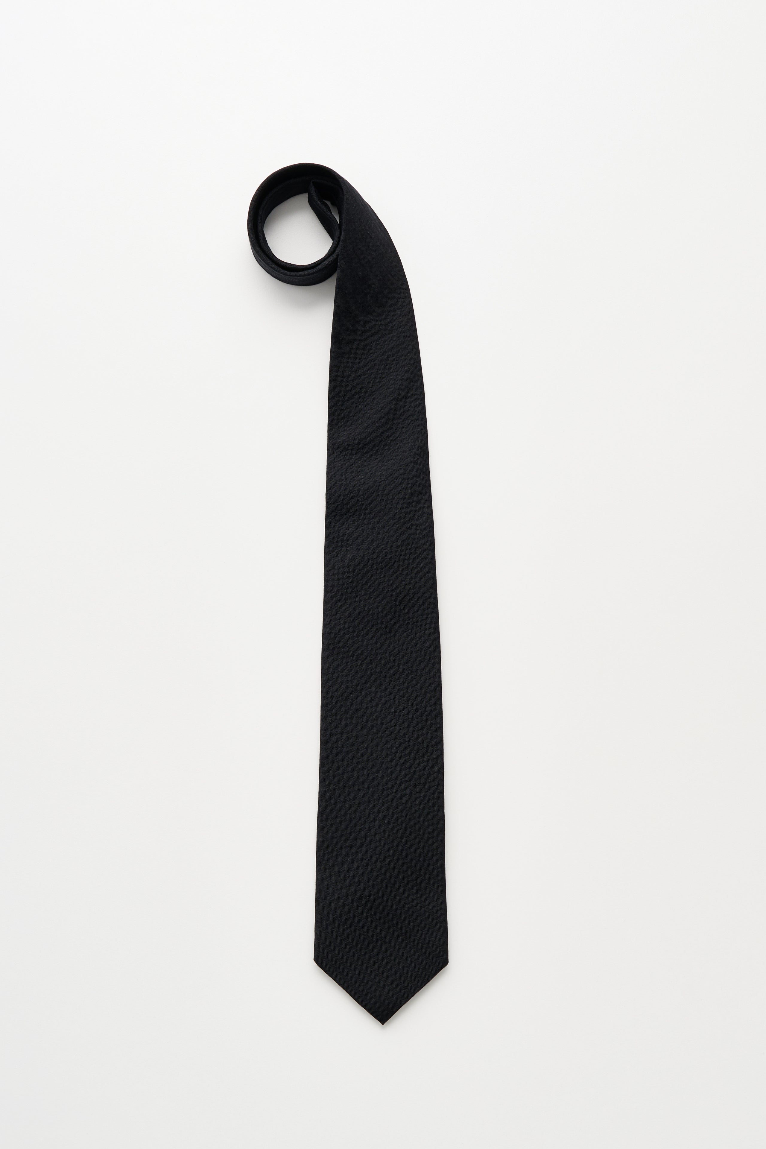 Auralee Wool Herringbone Tie Black