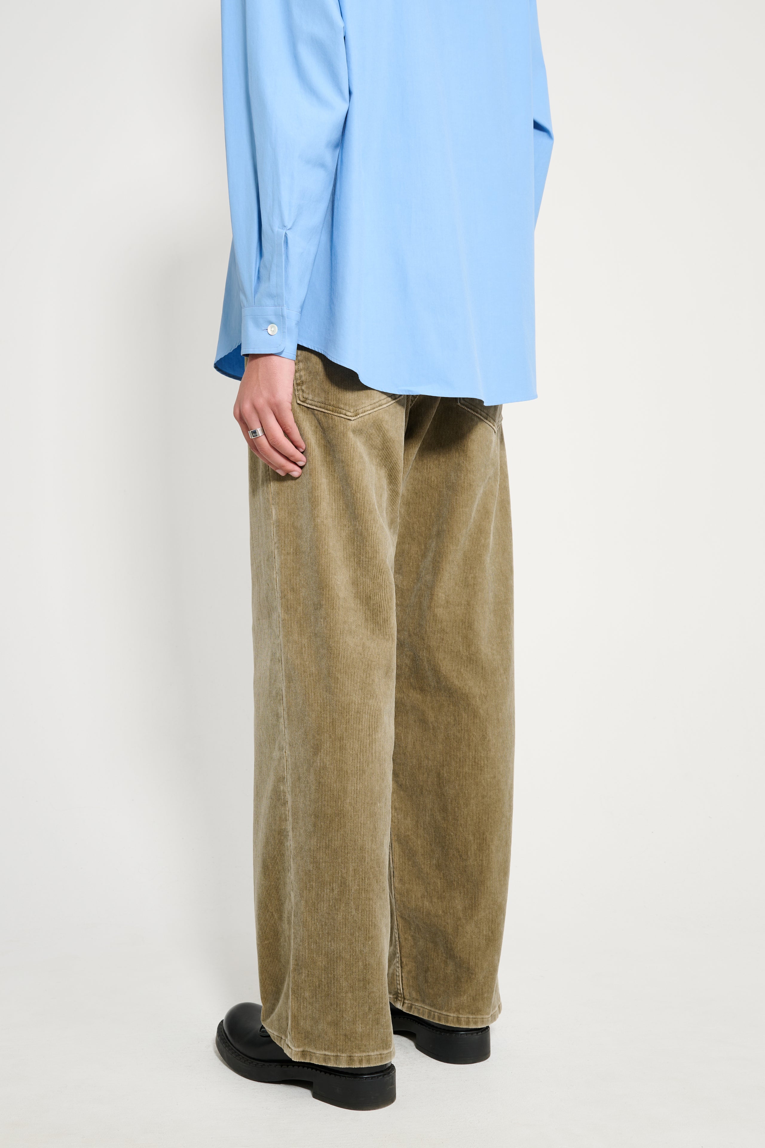 Auralee Pigment Dye Finx Corduroy Wide 5P Pants Olive Brown
