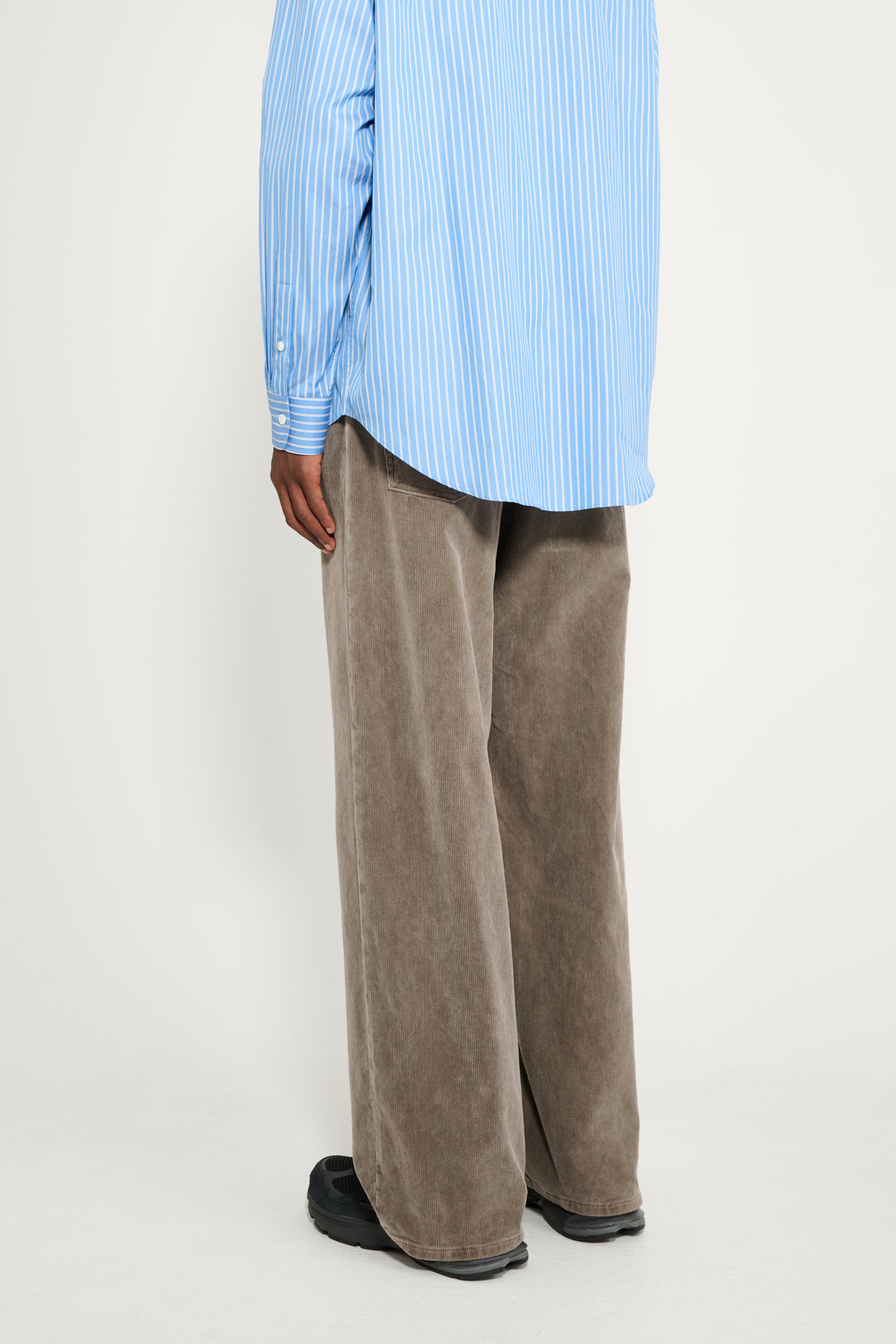 Auralee Pigment Dyed Finx Corduroy Wide 5P Pants Olive Brown