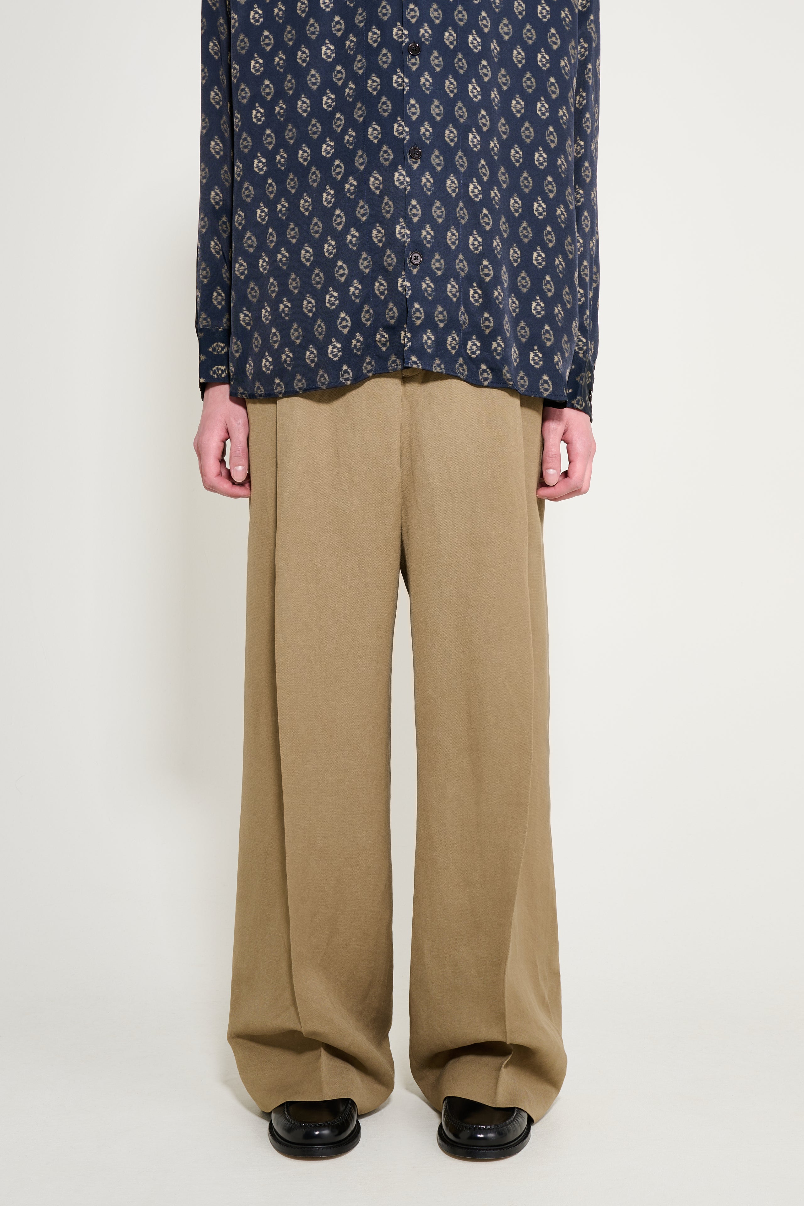 CMMN SWDN Midas Wide Pleat Trouser Khaki