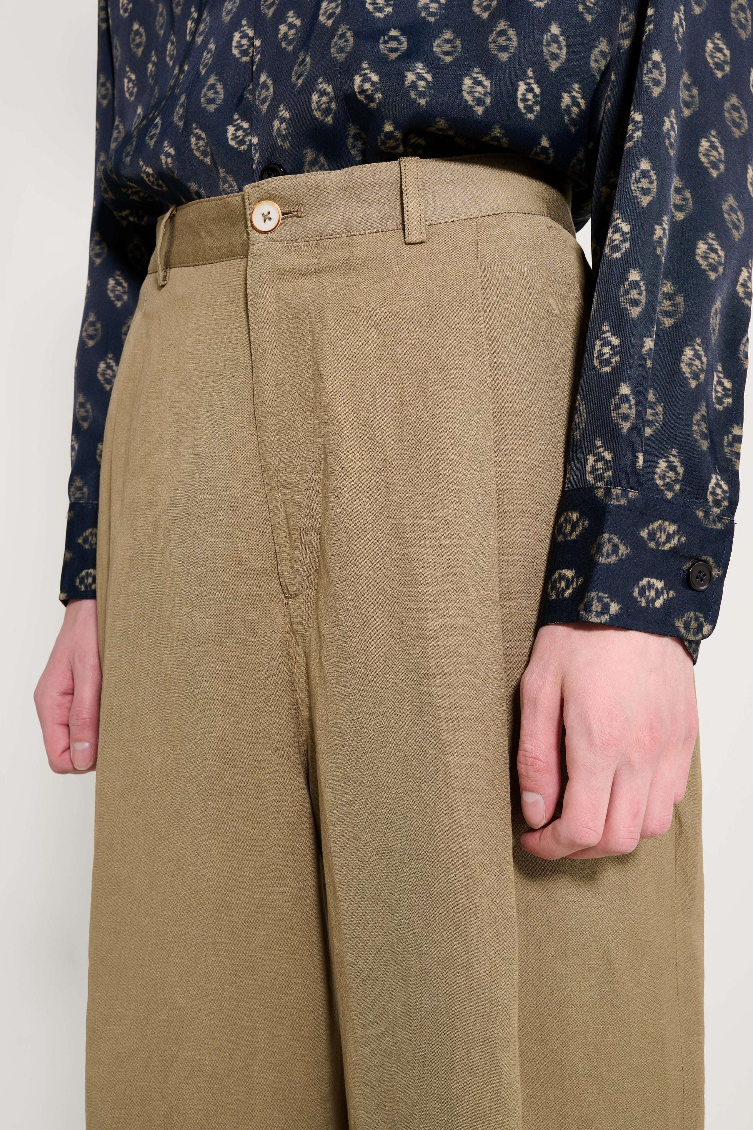 CMMN SWDN Midas Wide Pleat Trouser Khaki