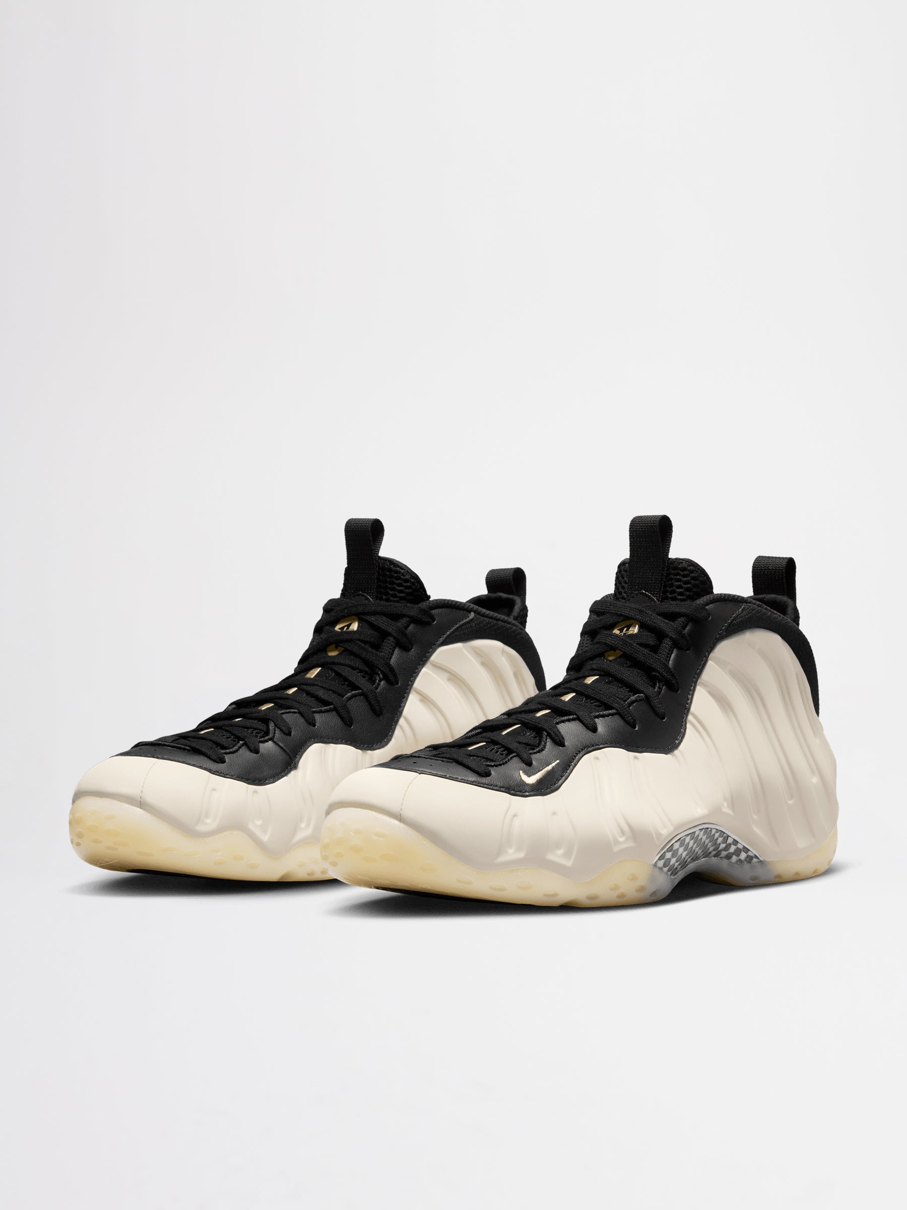 Nike Air Foamposite One Black / Team Gold