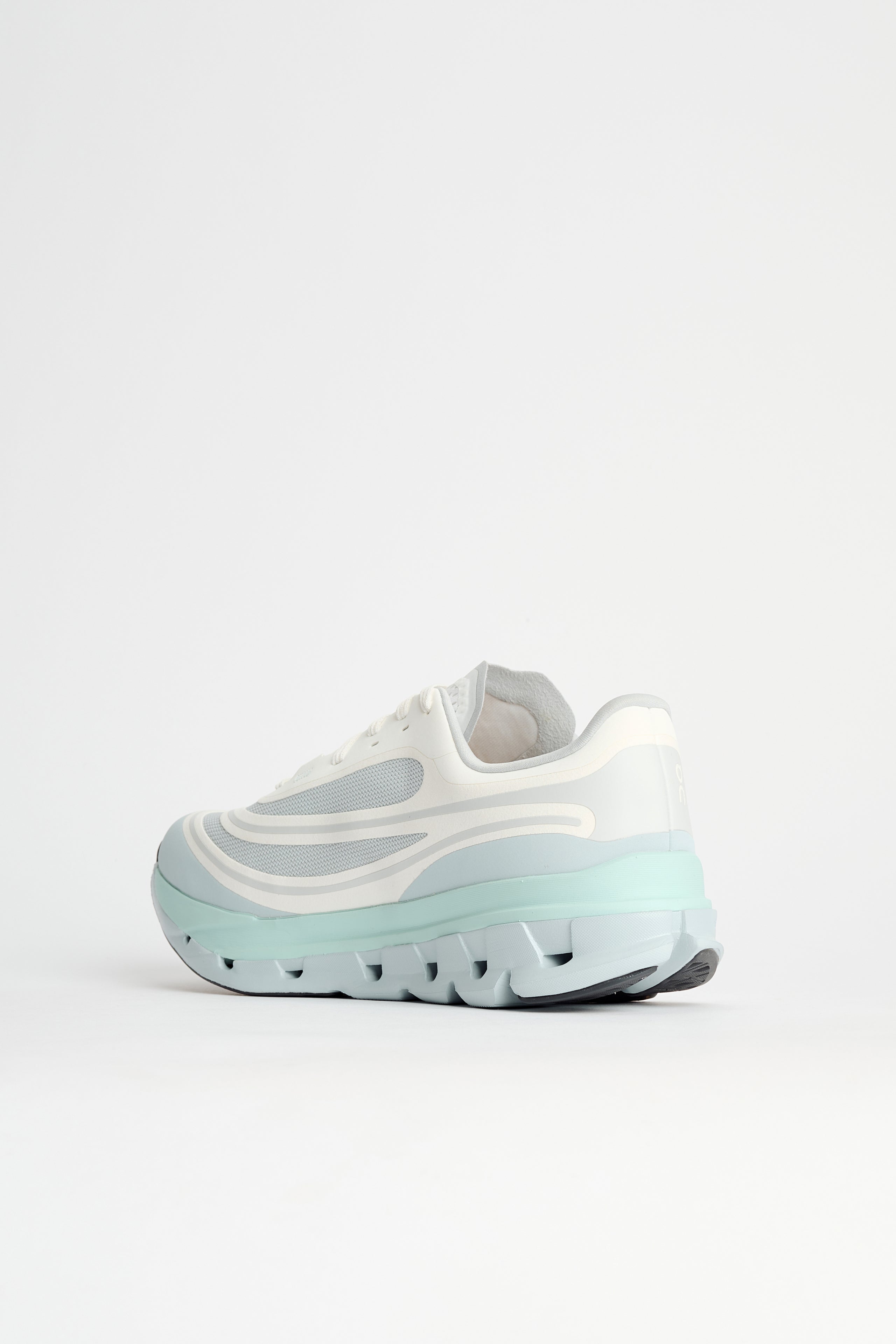 On Cloudflow 5 AD Hail / White