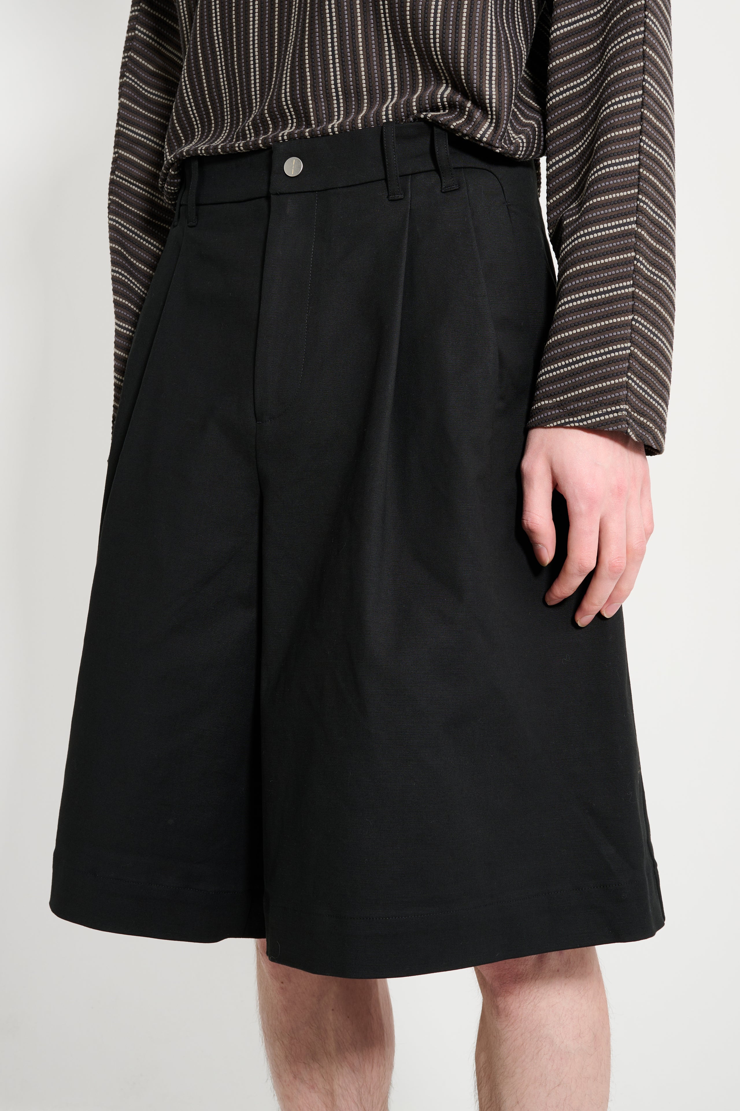 _J.L-A.L_ Static Short Shungite Black