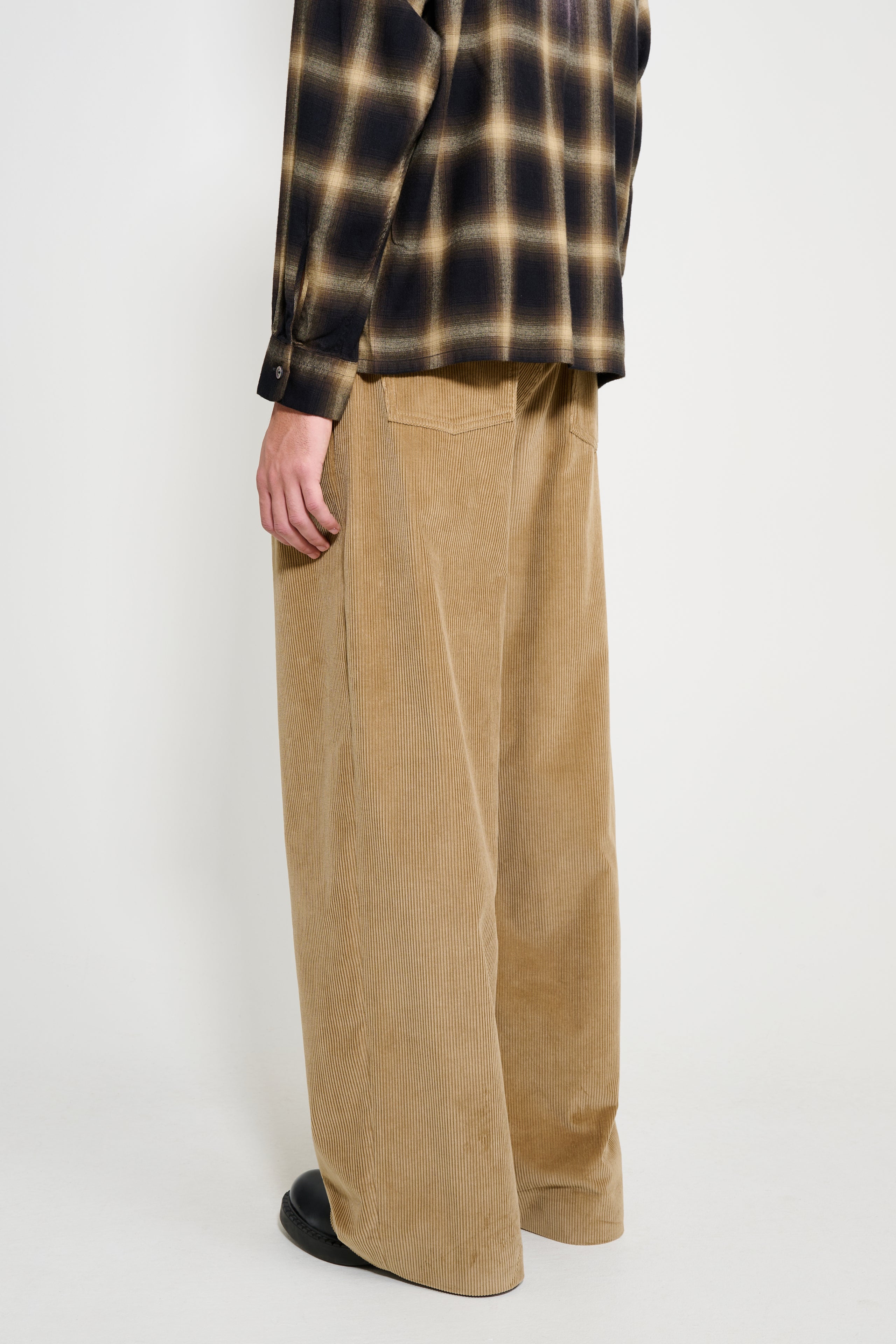 JW Anderson Single Pleat Trouser Biscuit