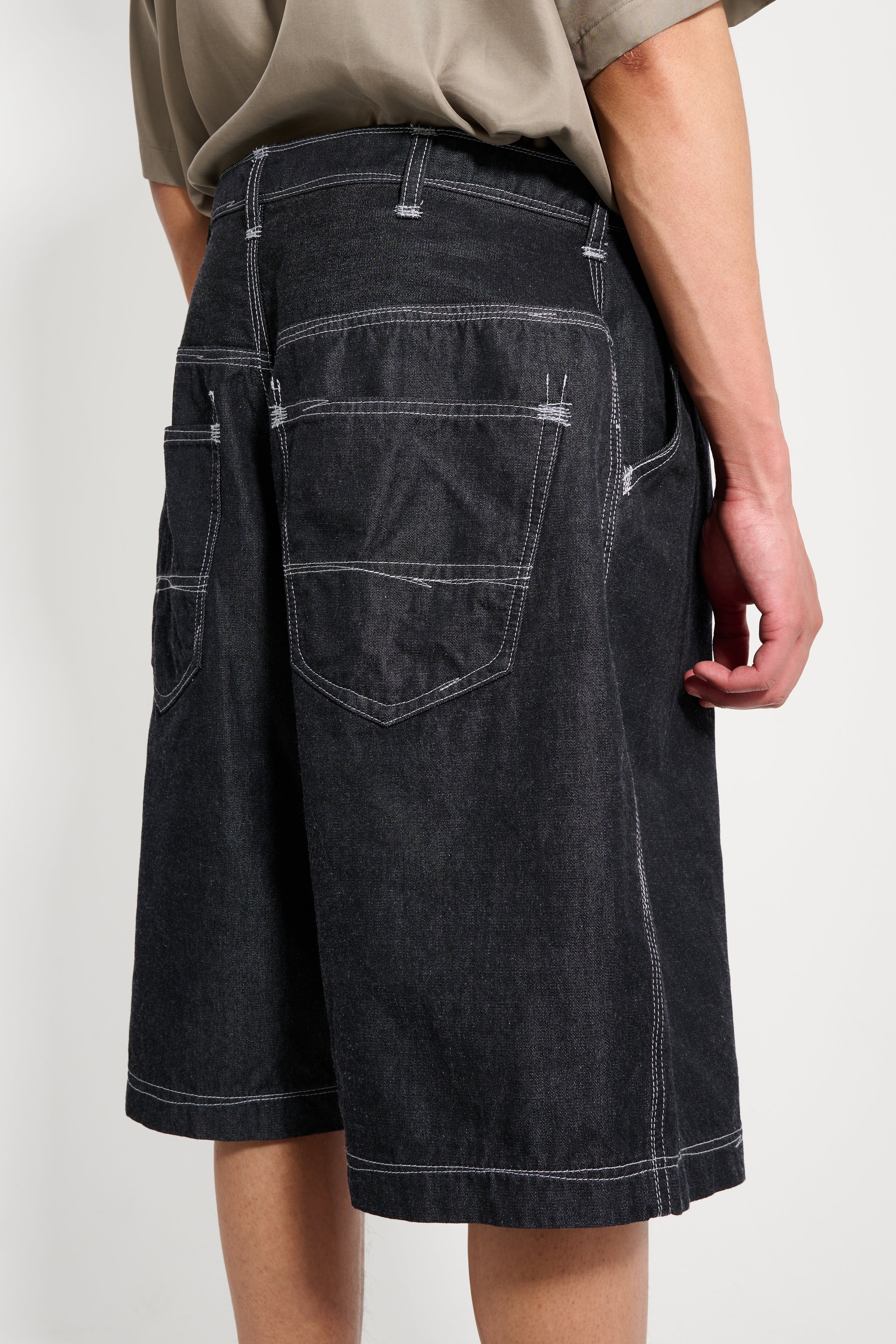 Junya Watanabe MAN Wide Leg Pleated Shorts Black