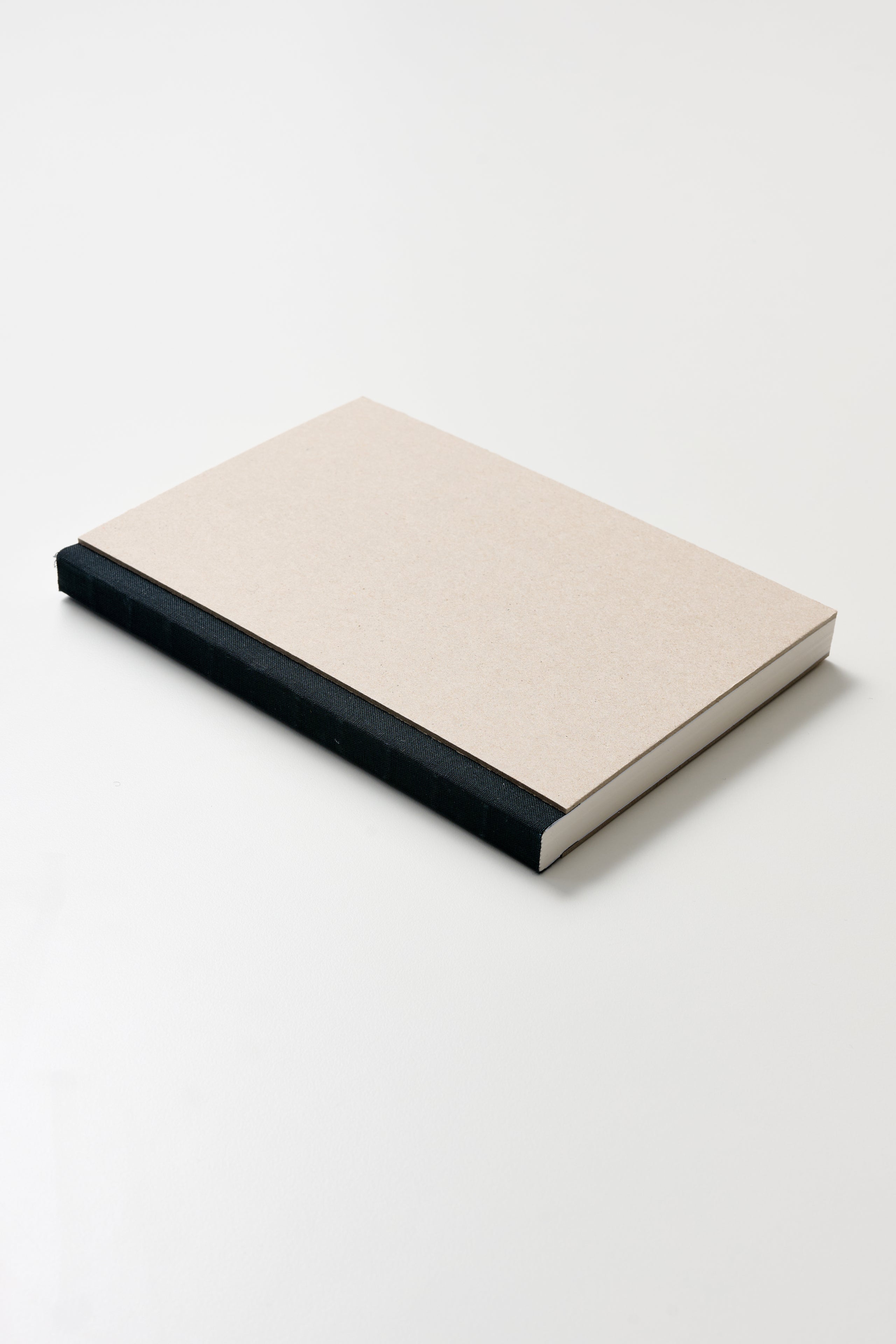 Kunst & Papier Sketchbook Pasteboard Cover A5 Black