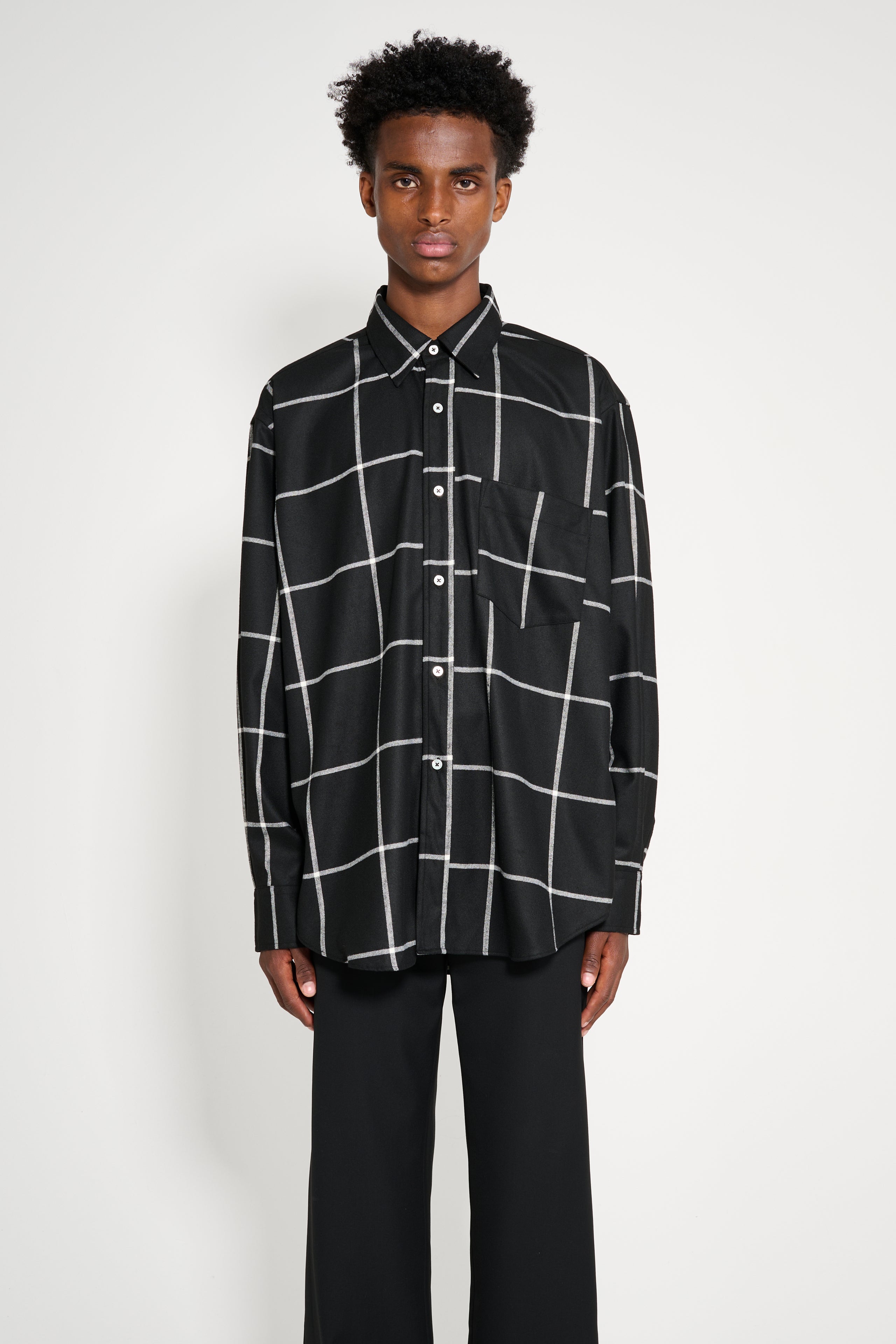 TRÈS BIEN everywear Oversized Classic Shirt Wool Check Black