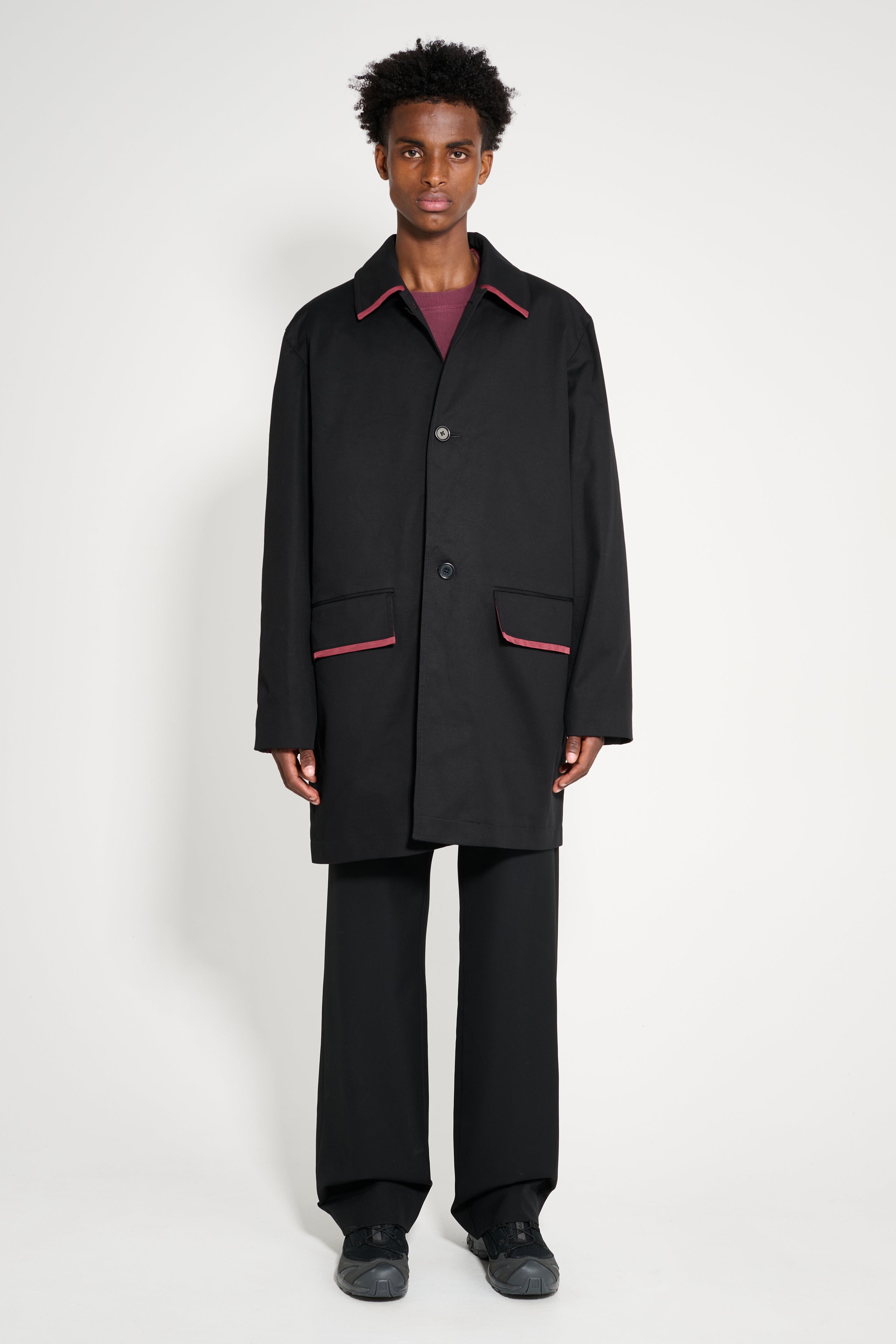 TRES BIEN ATELJÉ Fold Edge Coat Black