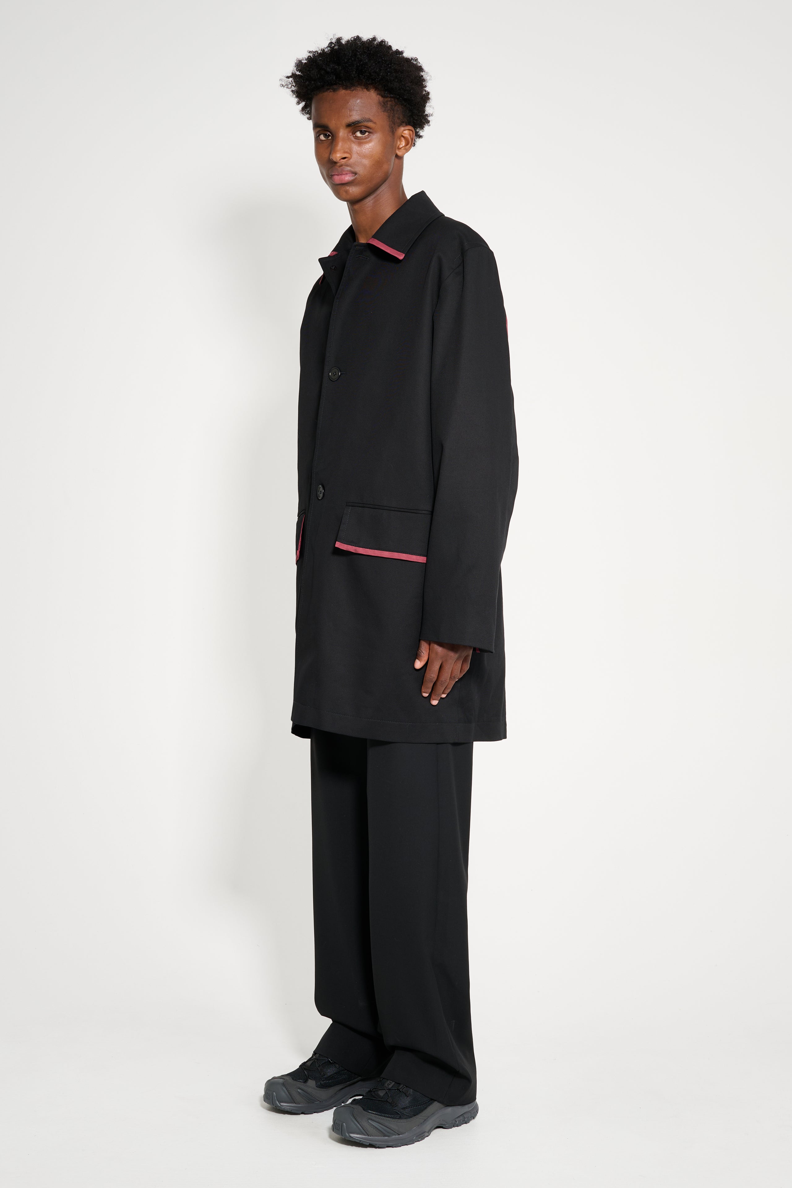 TRES BIEN ATELJÉ Fold Edge Coat Black