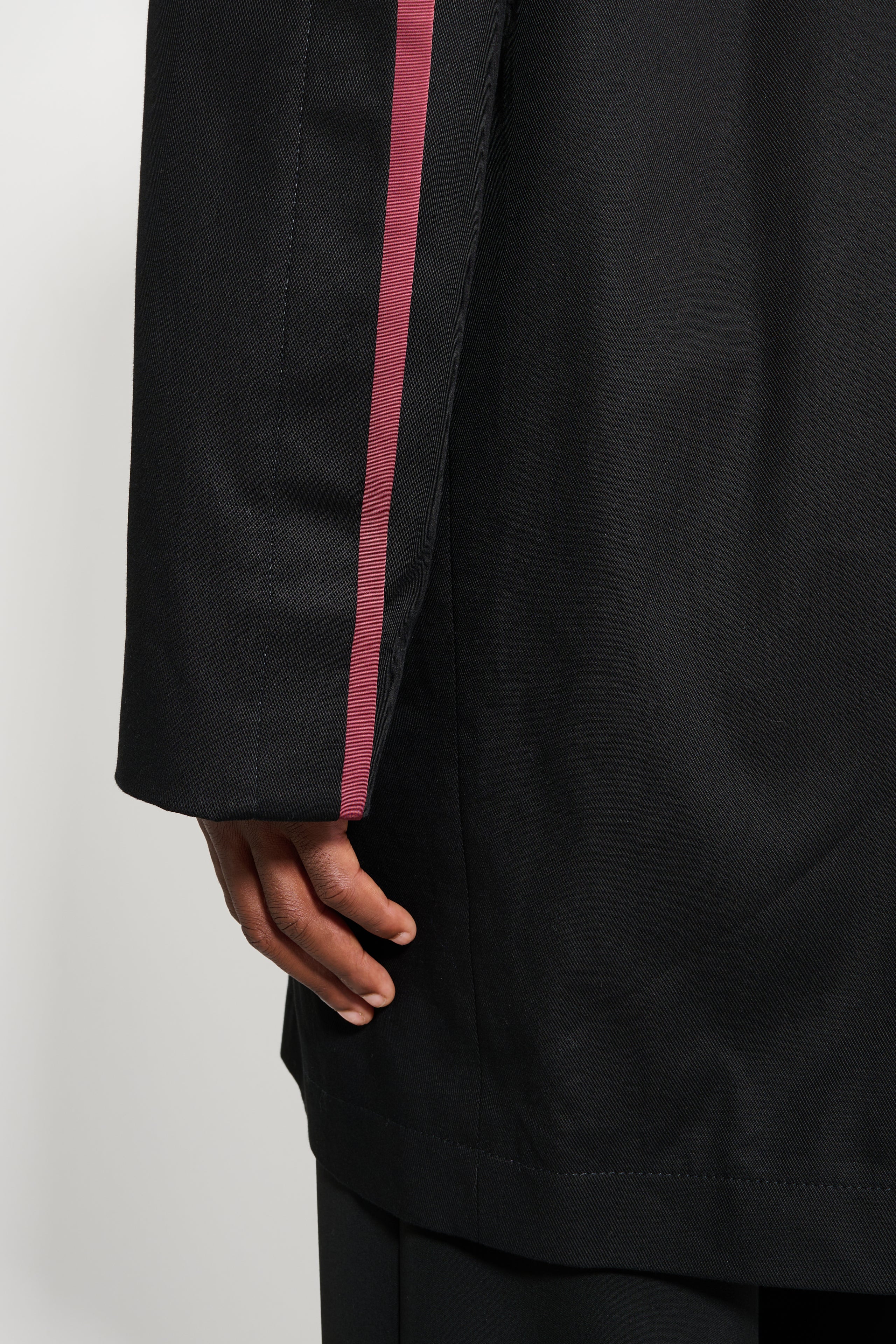 TRES BIEN ATELJÉ Fold Edge Coat Black