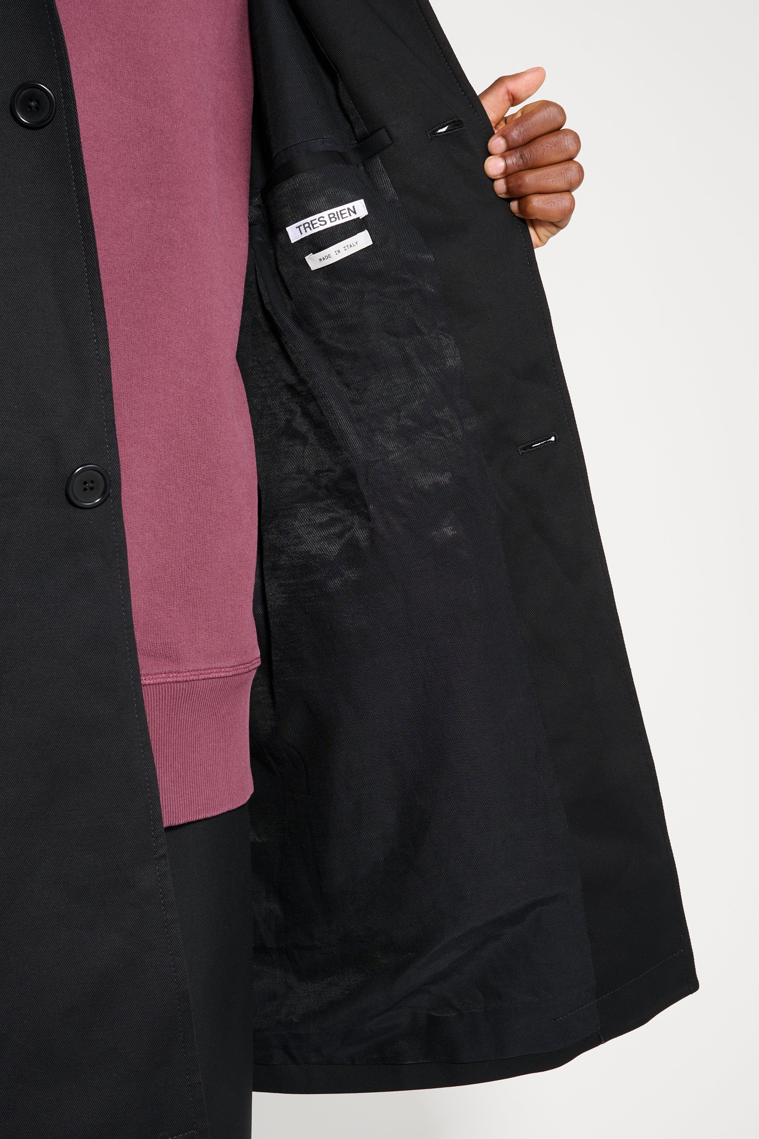 TRES BIEN ATELJÉ Fold Edge Coat Black