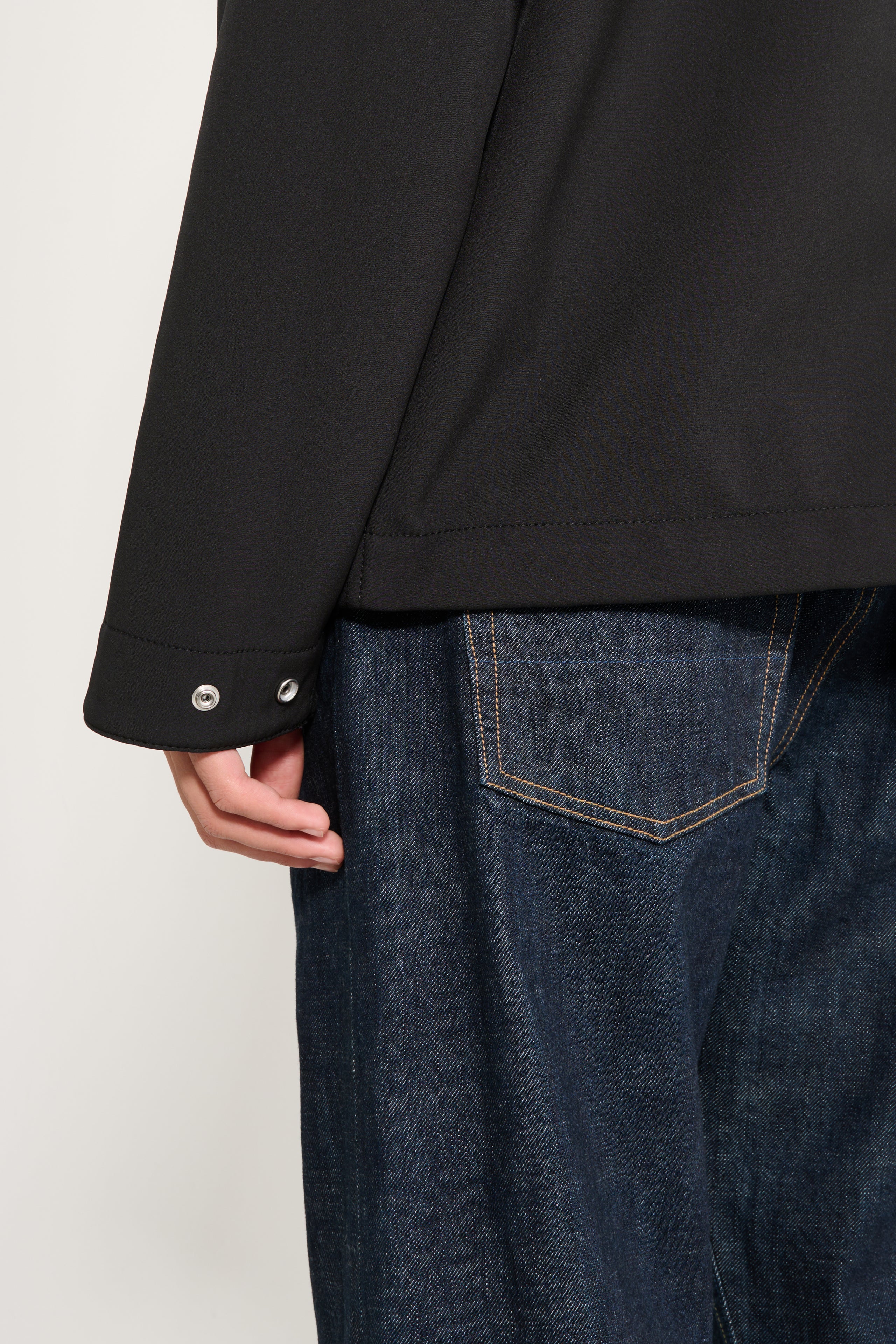 Stone Island Soft Shell-R e.dye Hooded Short Parka Black