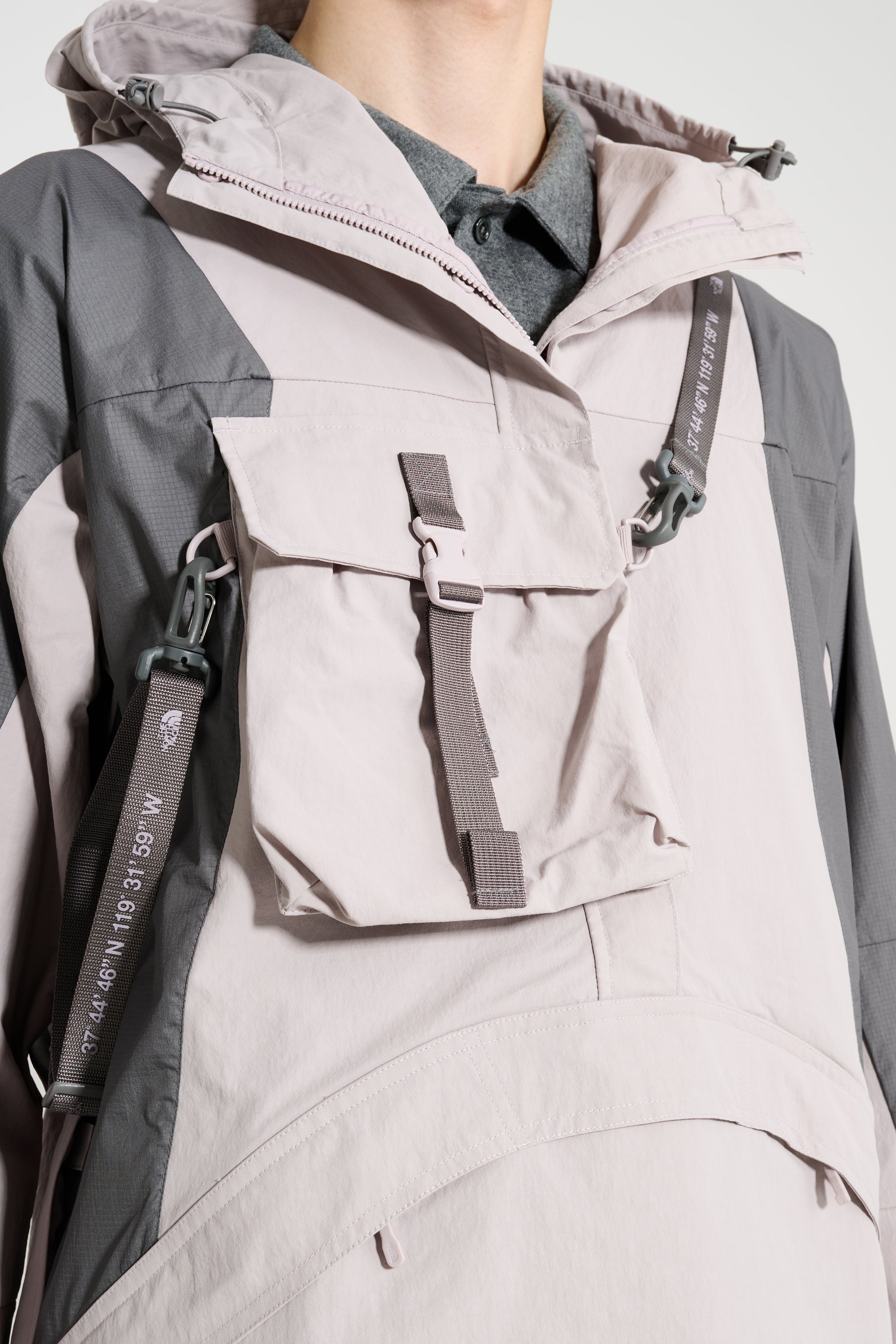 The North Face Lightweight Anorak Jacket Moonstone Grey / Smoked Pearl