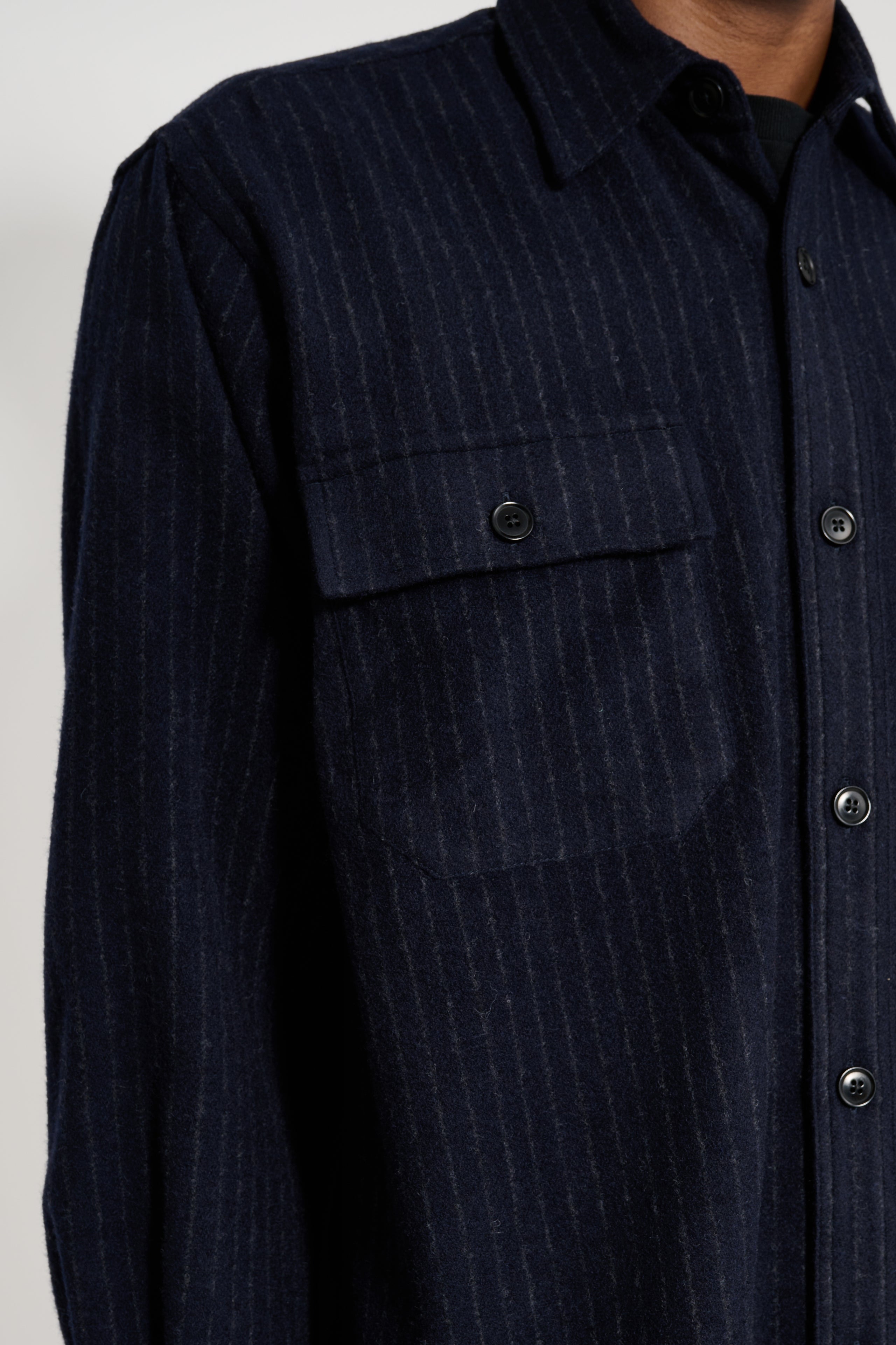 TRÈS BIEN everywear Oversize Classic Workshirt Pinstripe Dark Navy