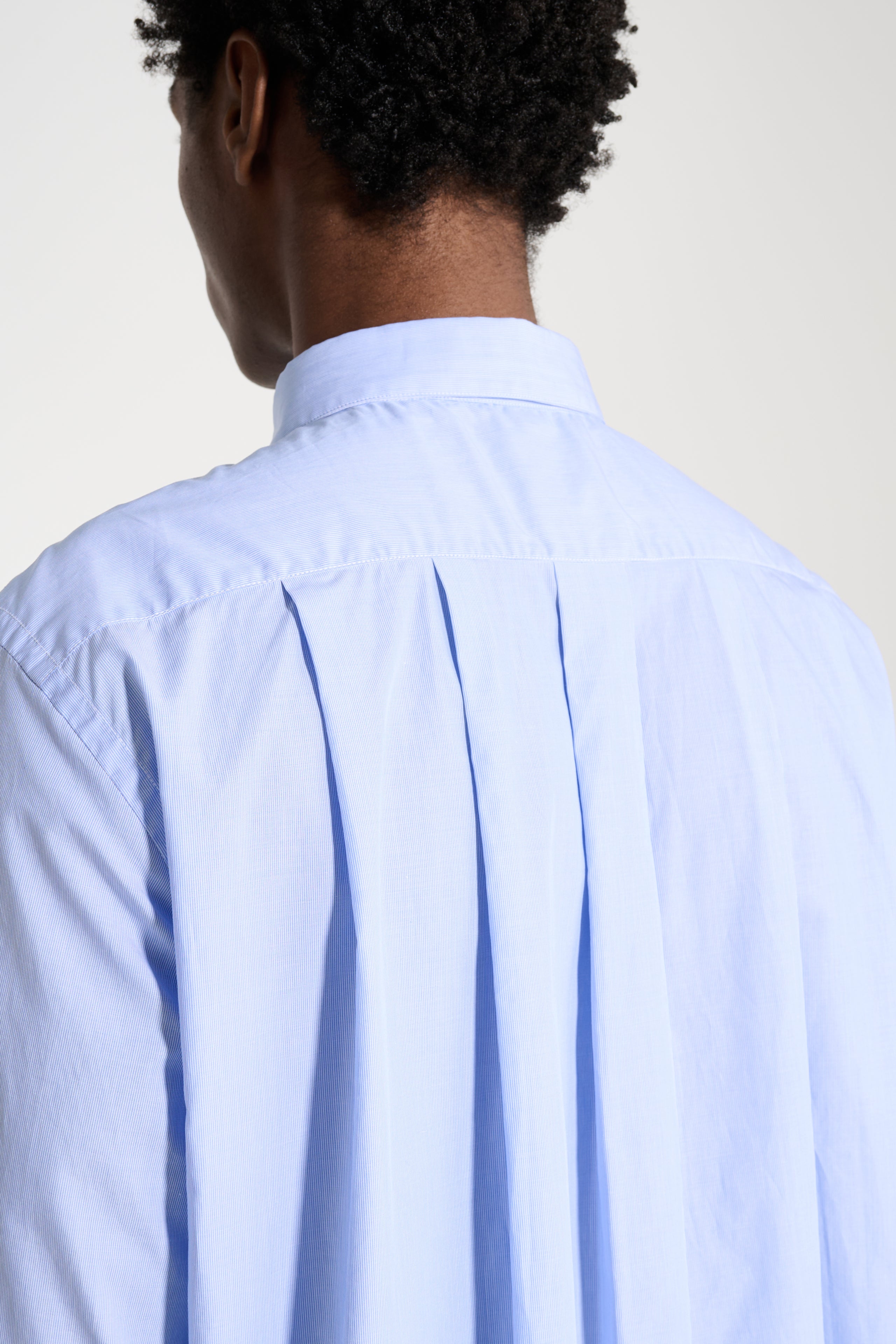 TRES BIEN ATELJÉ Pleated Classic Shirt Blue Stripe
