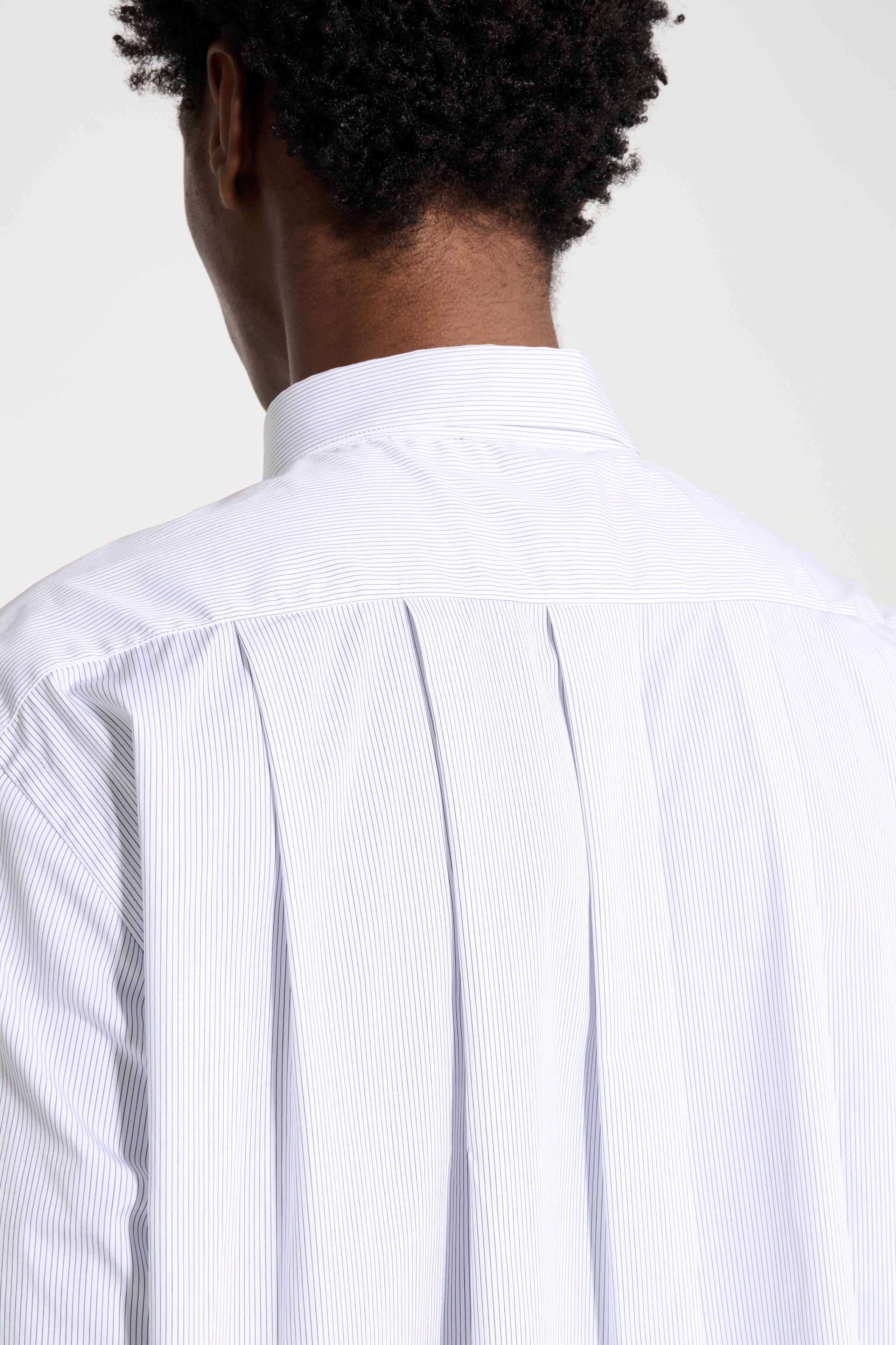 TRES BIEN ATELJÉ Pleated Classic Shirt White Blue Stripe