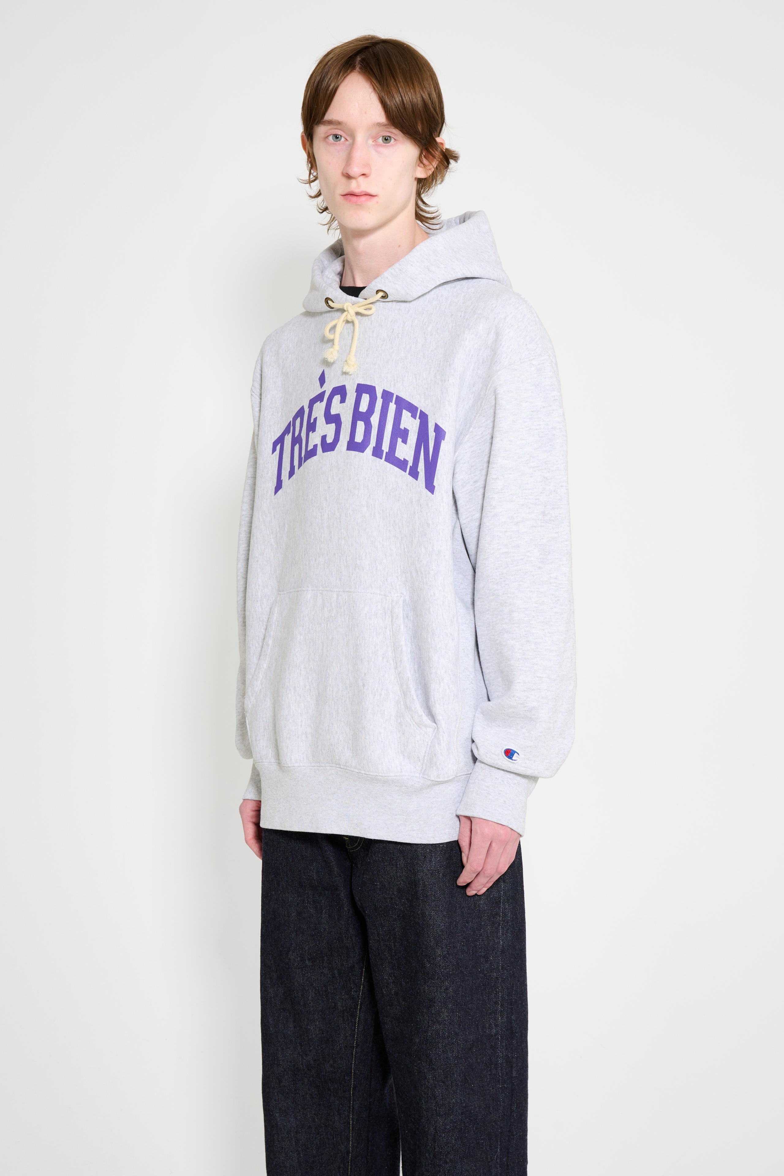 TRÈS BIEN x Champion Reverse Weave Arch Logo Hoodie Grey