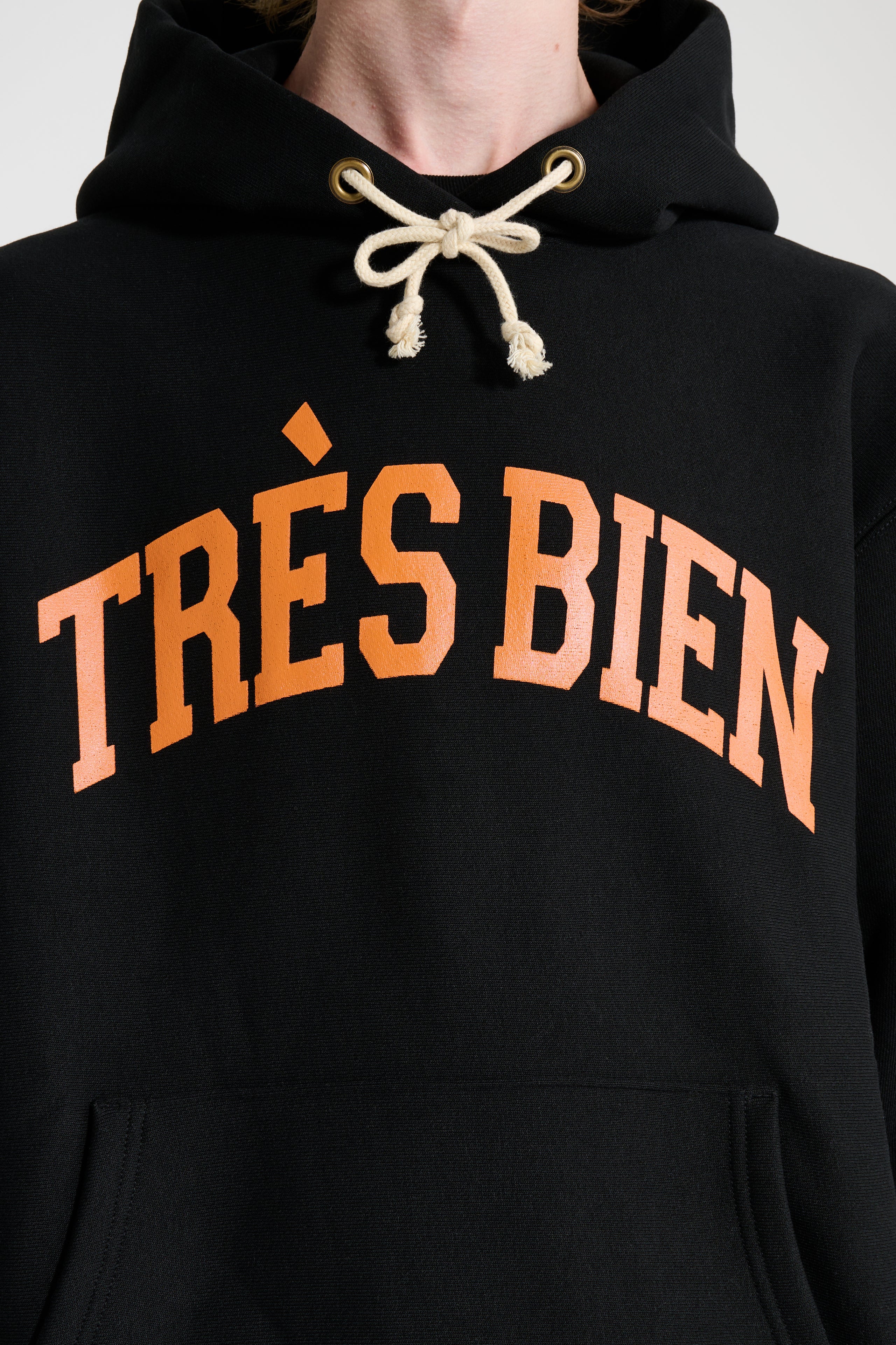TRÈS BIEN x Champion Reverse Weave Arch Logo Hoodie Black