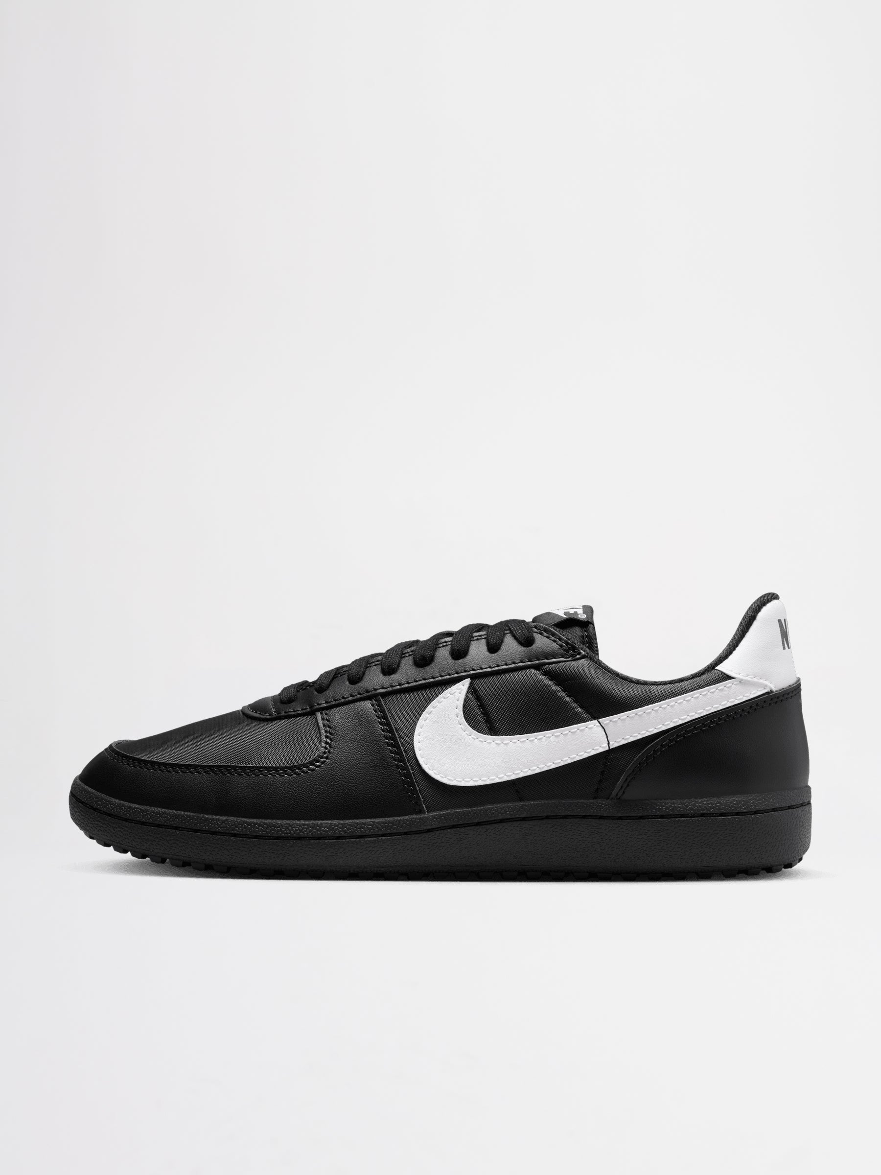 Nike Field General 82 SP Black / White