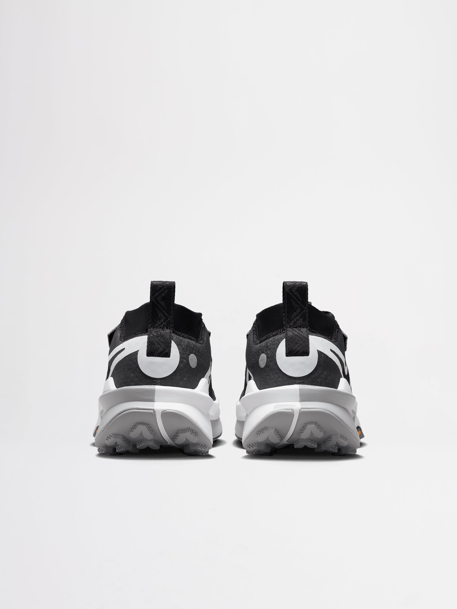 Nike W’s Zegama Trail 2 Black / White