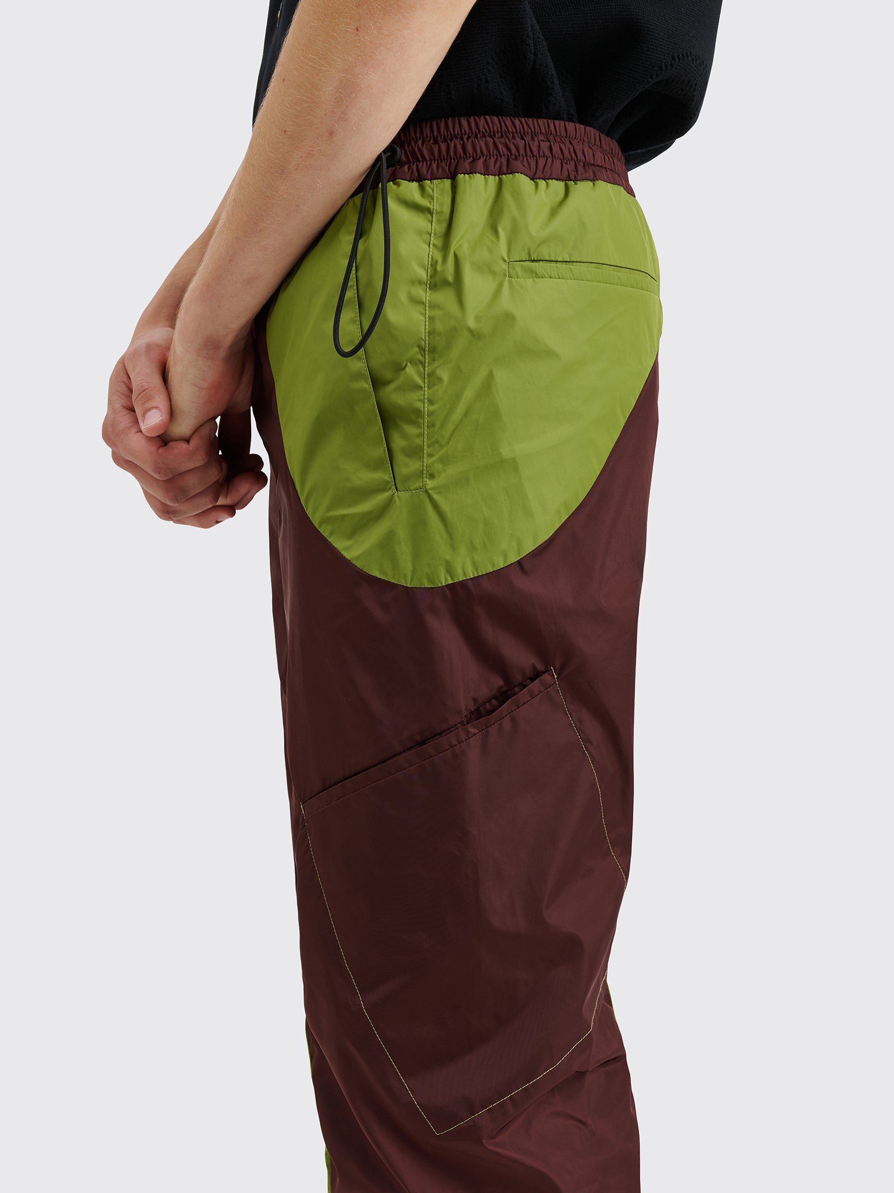 TRÈS BIEN everywear Tech Panelled Trousers Nylon Burgundy / Green