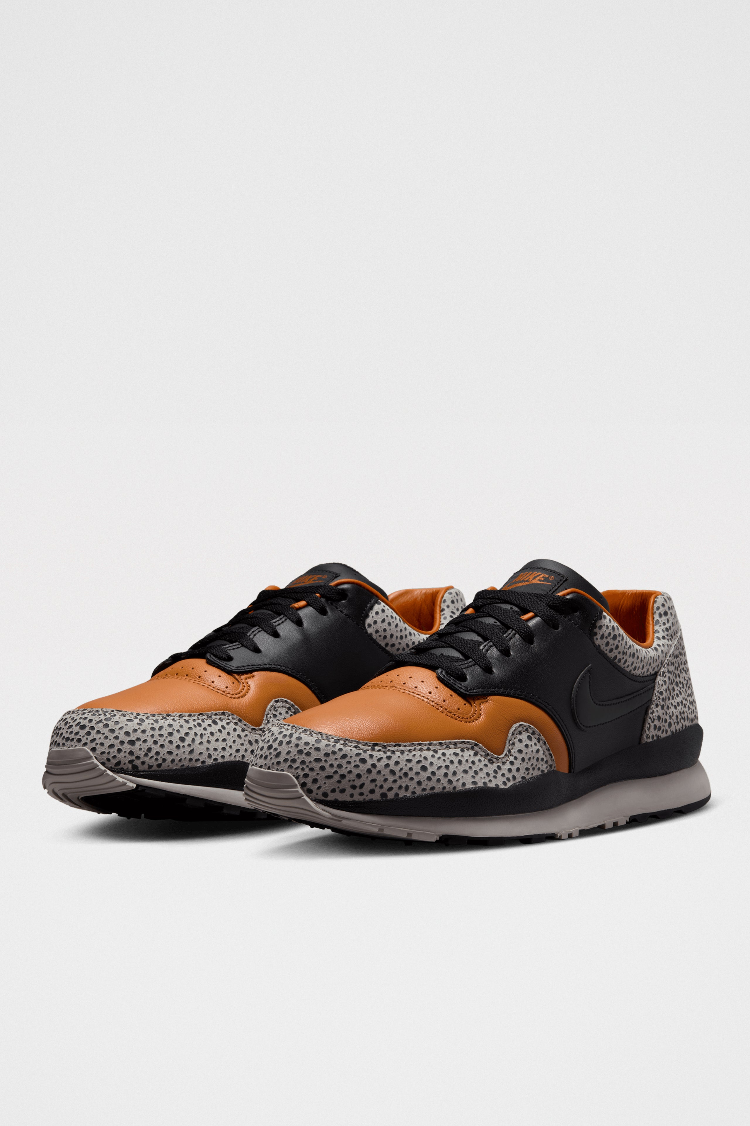 Nike Air Safari Electric Black / Monarch