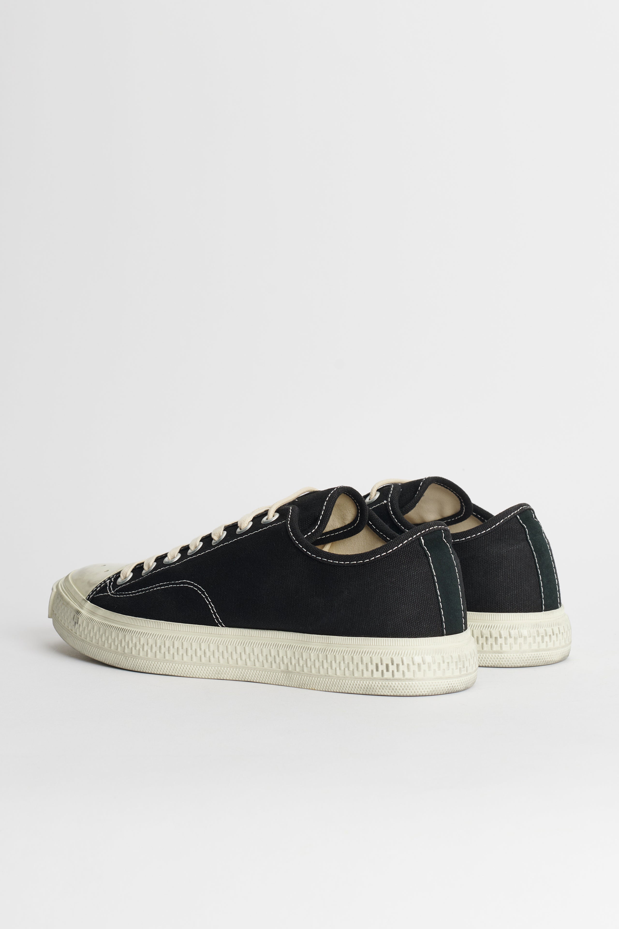 Acne Studios Ballow Soft Tumbled Low Top Sneakers Black / Off White