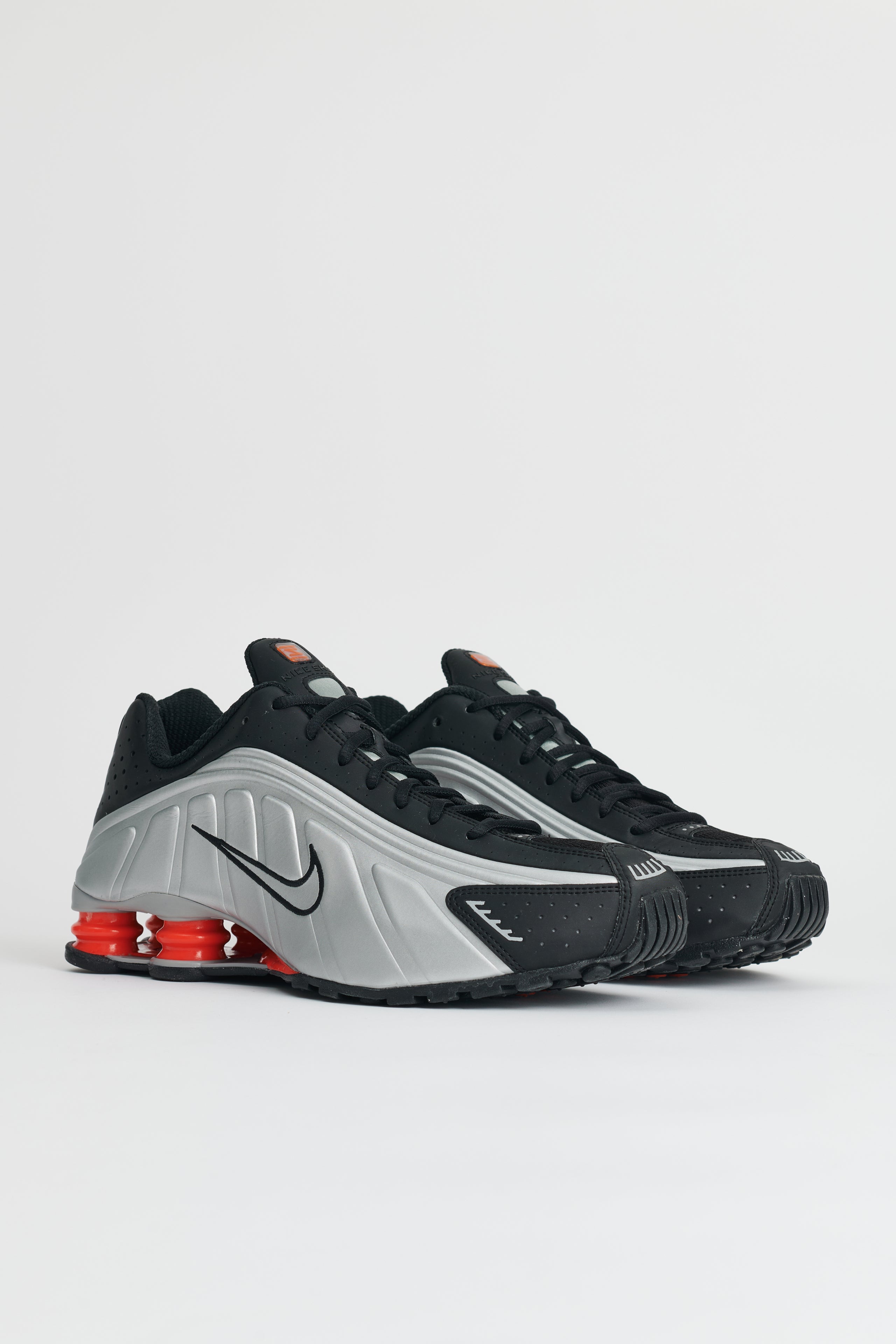 Nike Shox R4 Black / Metallic Silver