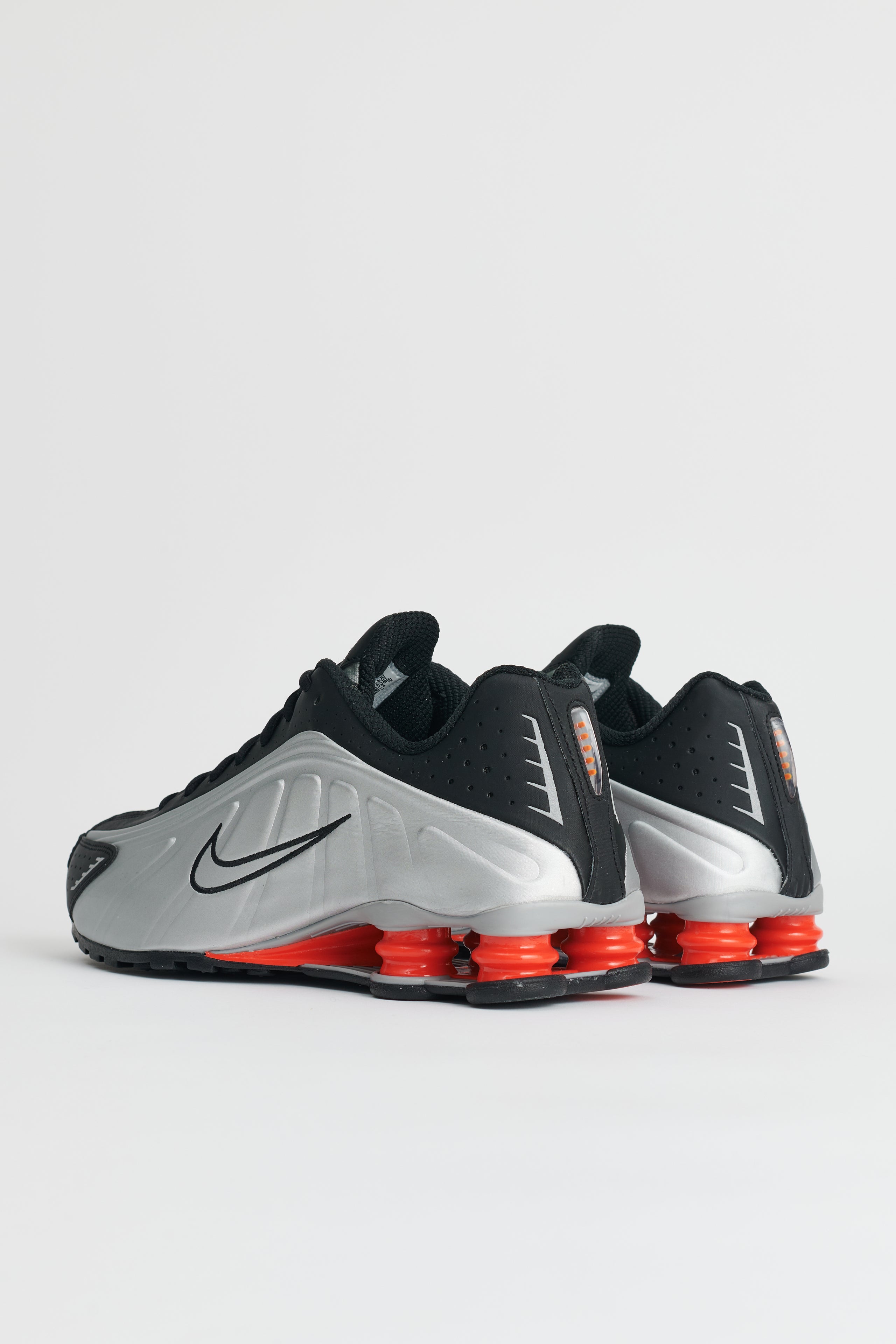 Nike Shox R4 Black / Metallic Silver