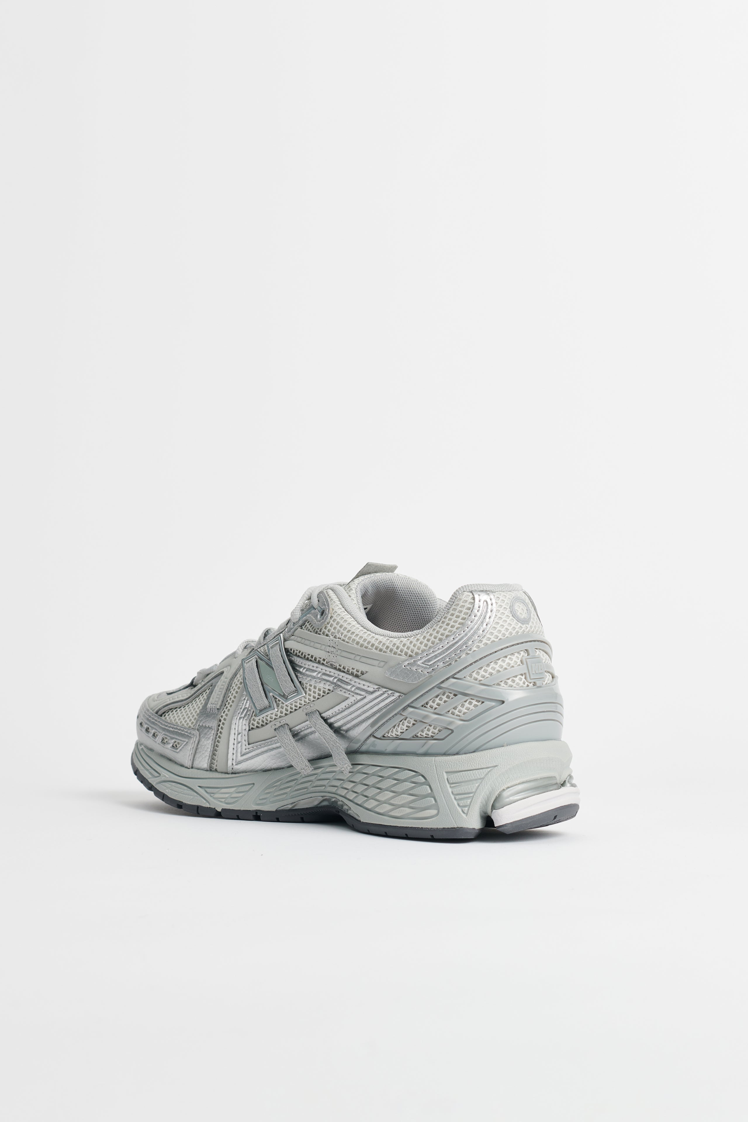 New Balance 1906 Concrete / Silver Metallic