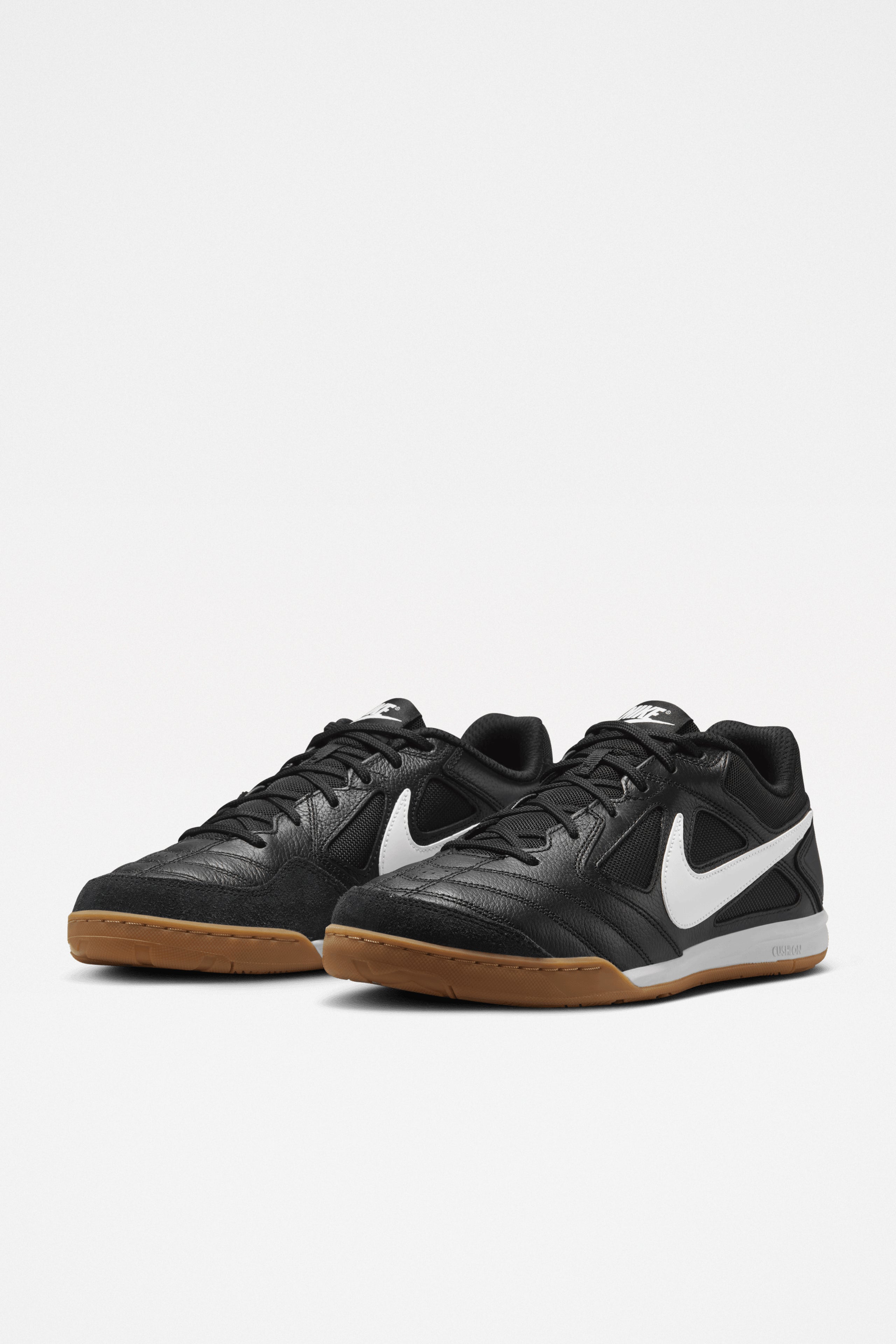 Nike GATO Black / White