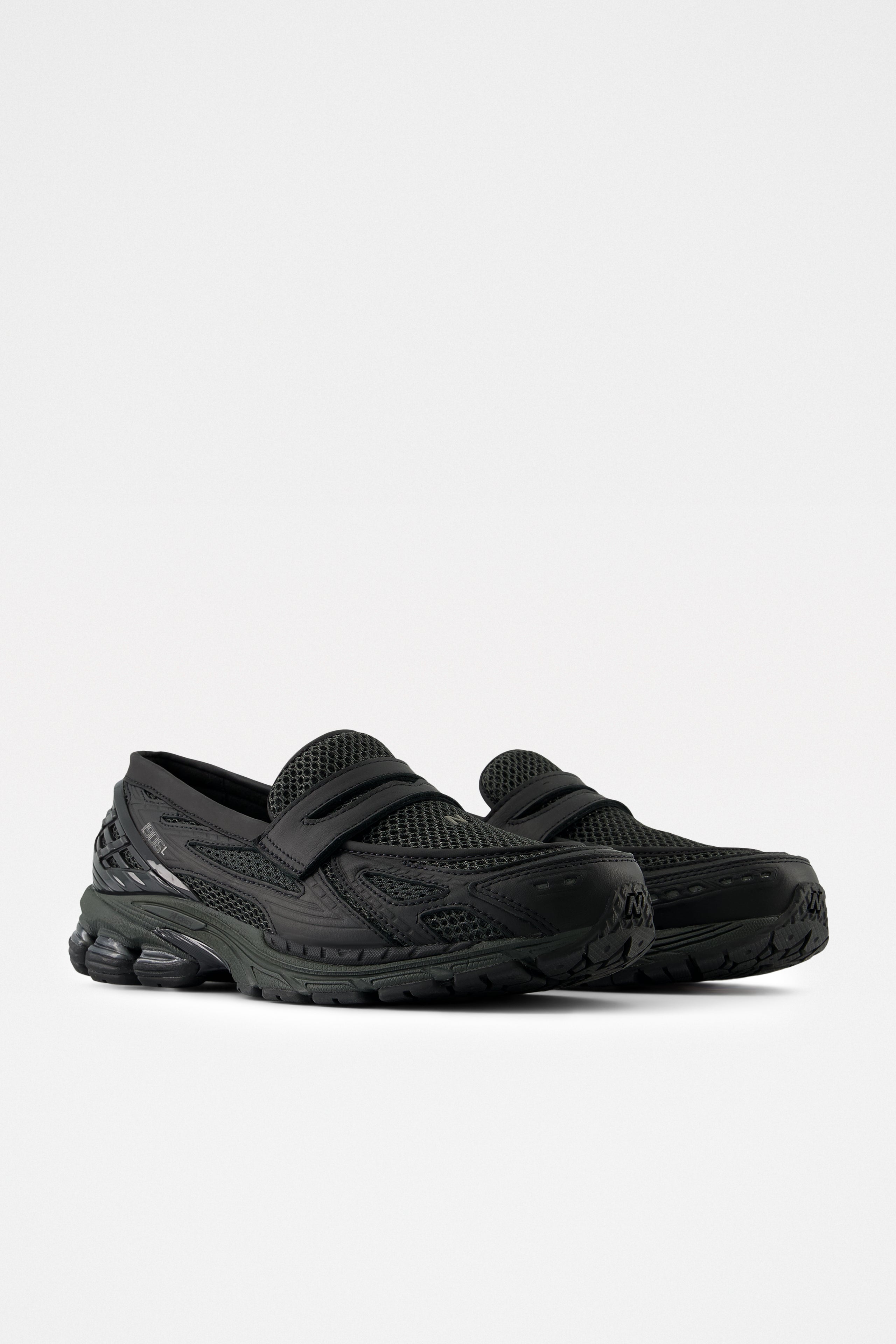 New Balance 1906 Loafer Black