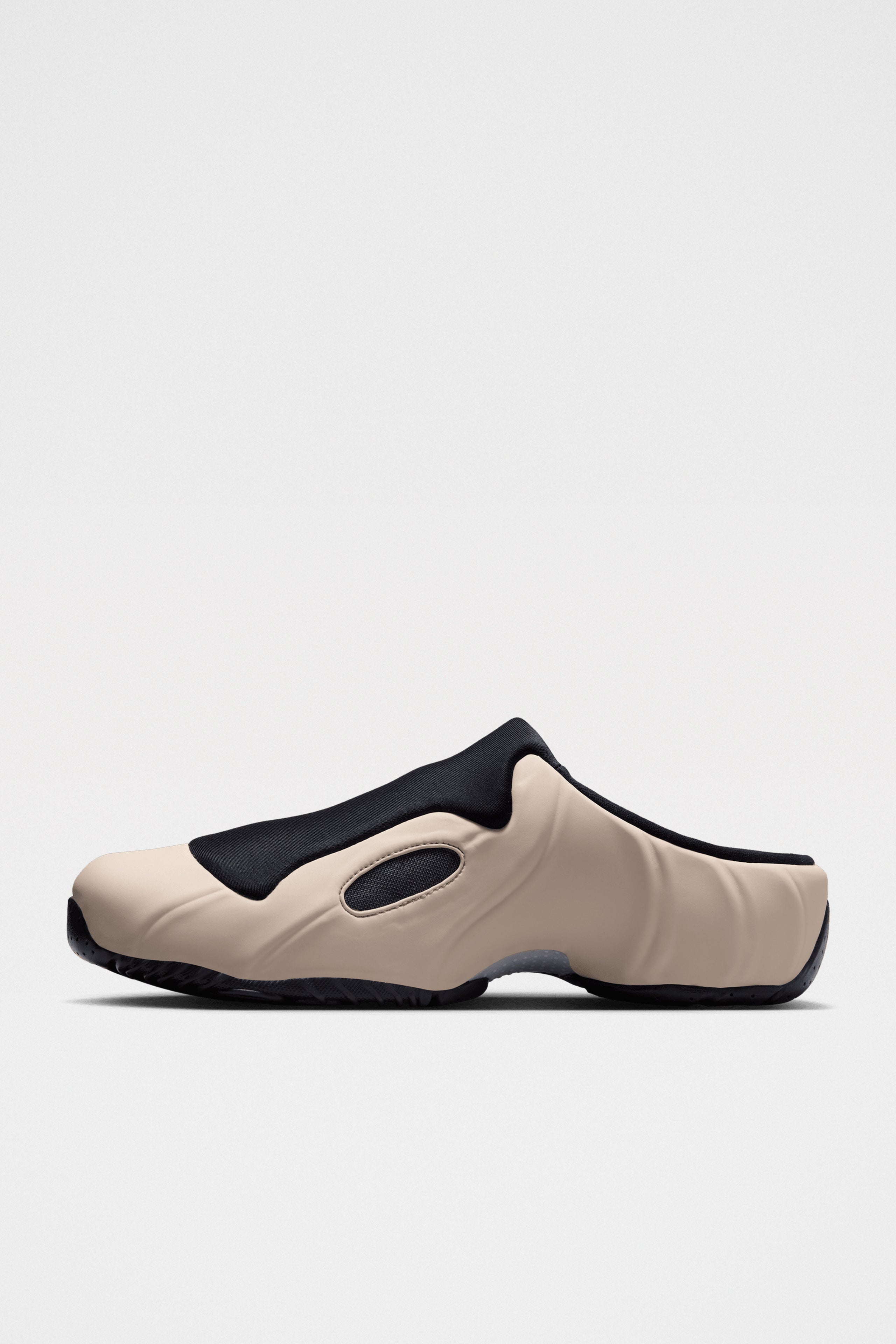 Nike Clogposite Sanddrift / Black