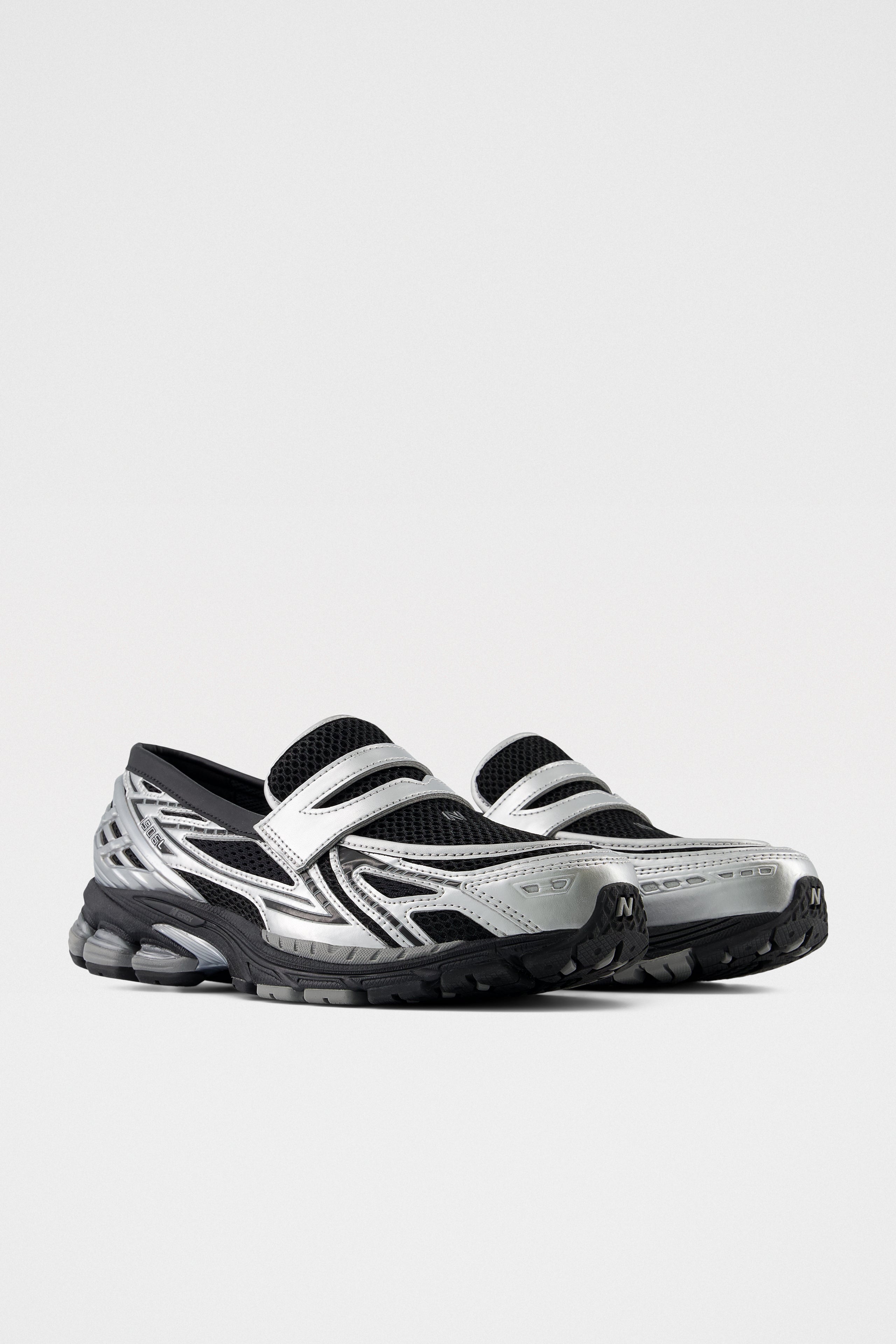 New Balance 1906 Loafer Silver Metallic / Black