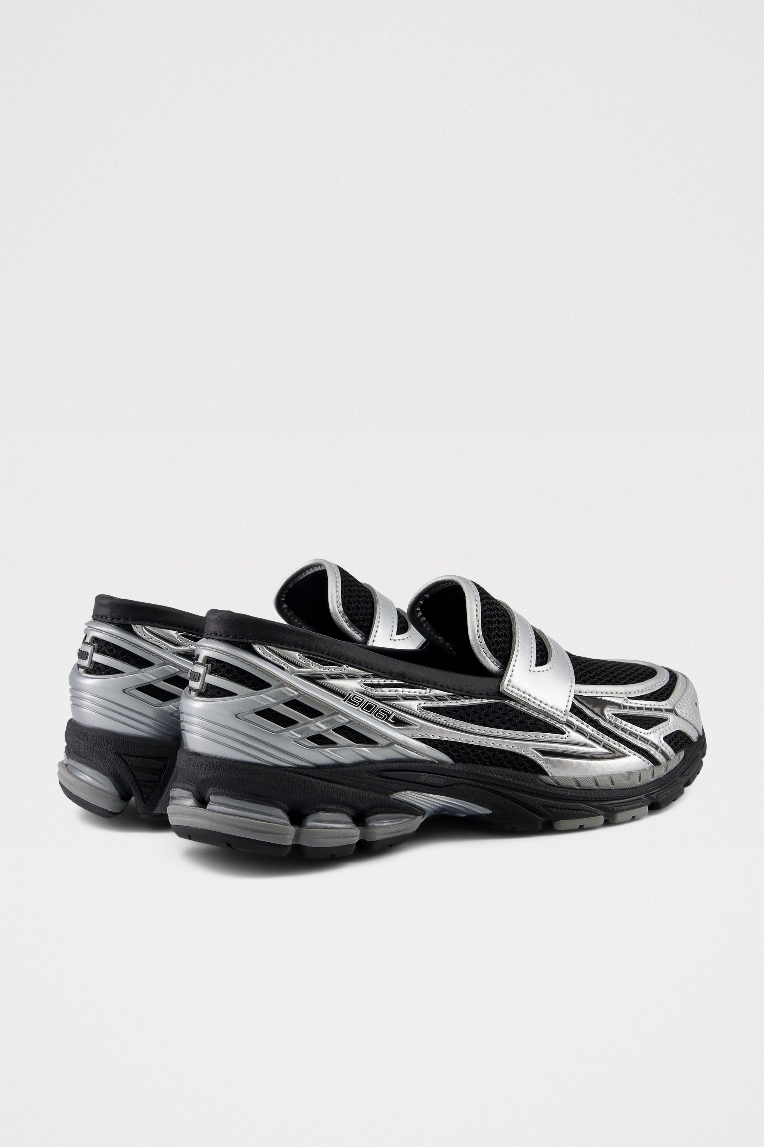 New Balance 1906 Loafer Silver Metallic / Black