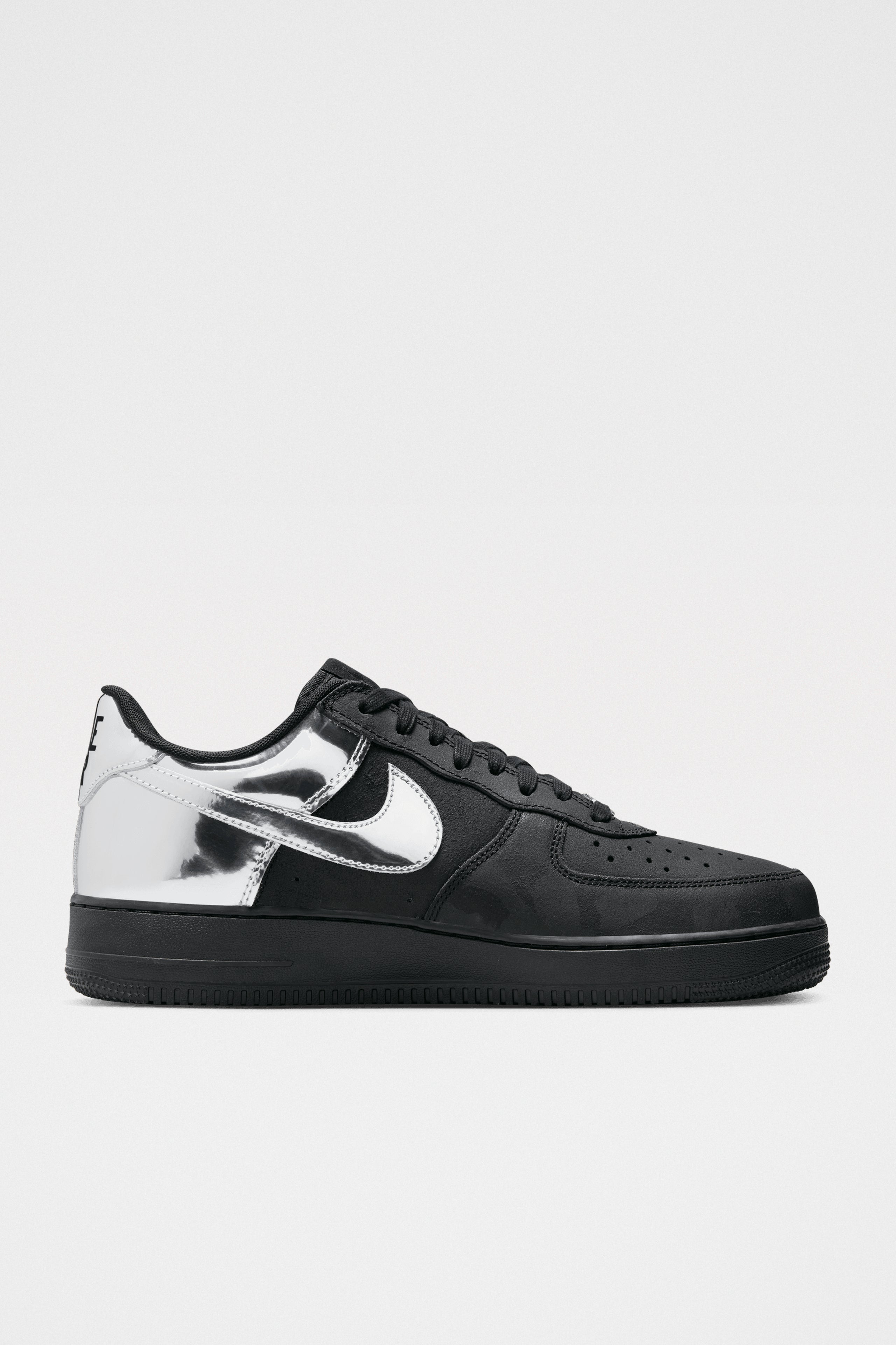 Nike Air Force 1 Low Retro Black / Chrome