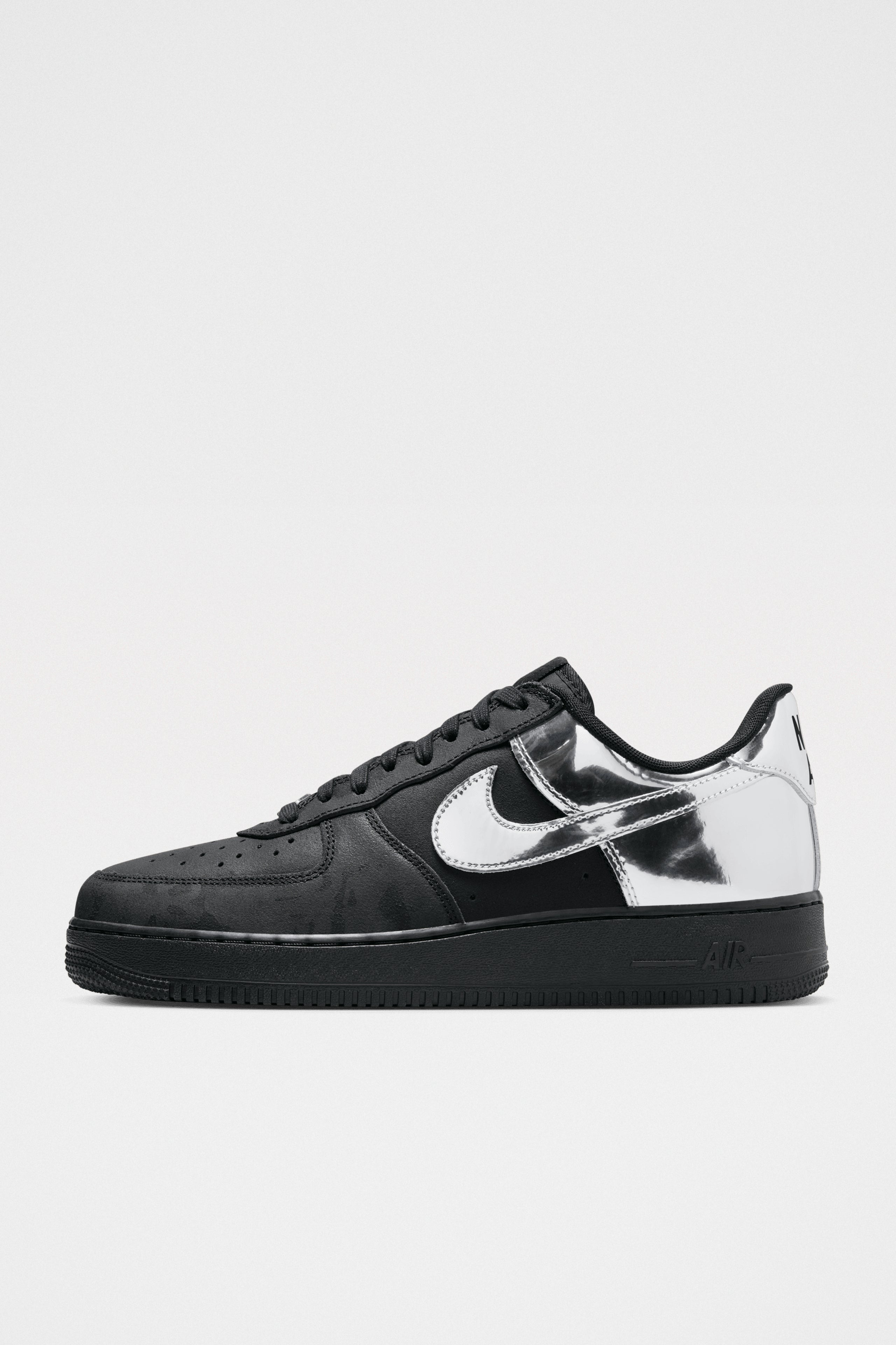 Nike Air Force 1 Low Retro Black / Chrome