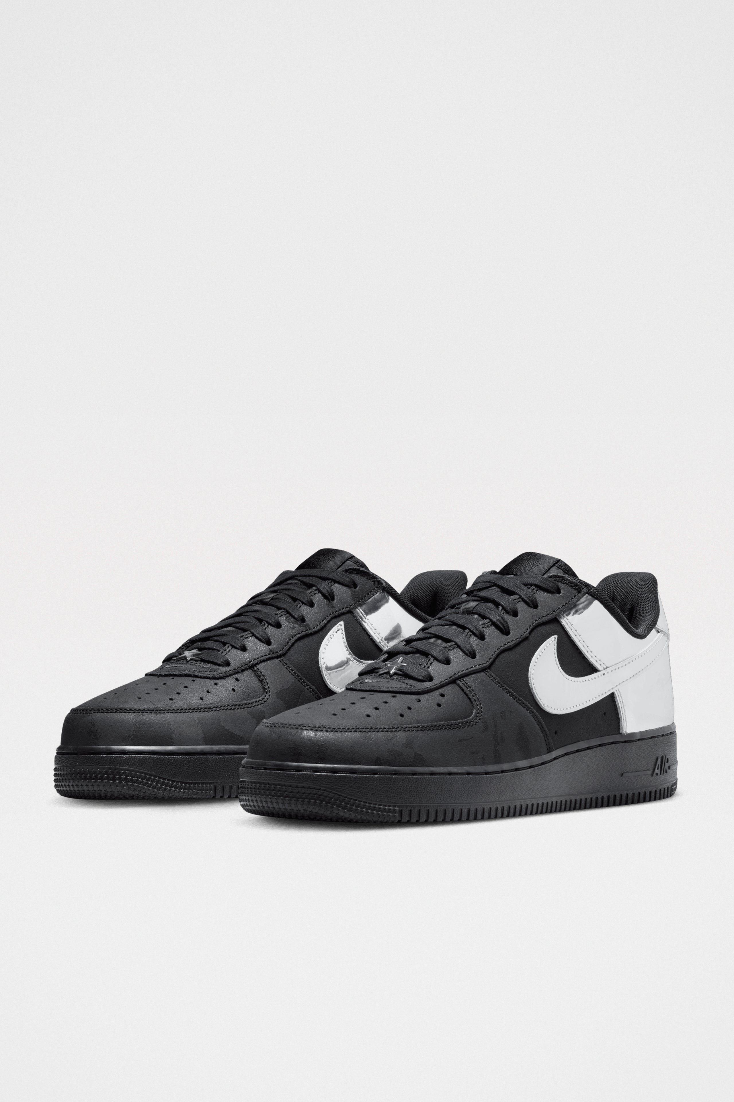 Nike Air Force 1 Low Retro Black / Chrome