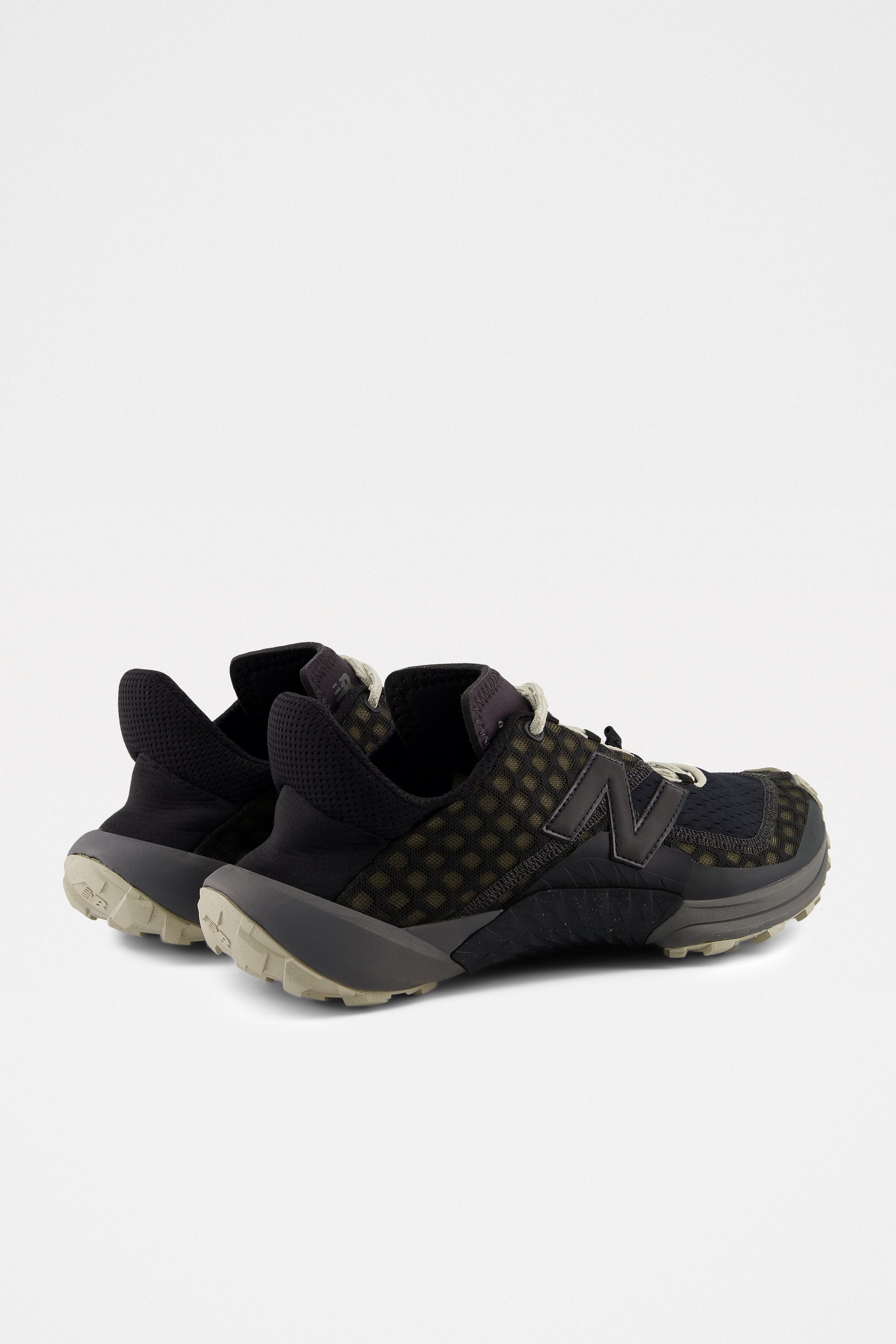 New Balance Minimus Trail Black