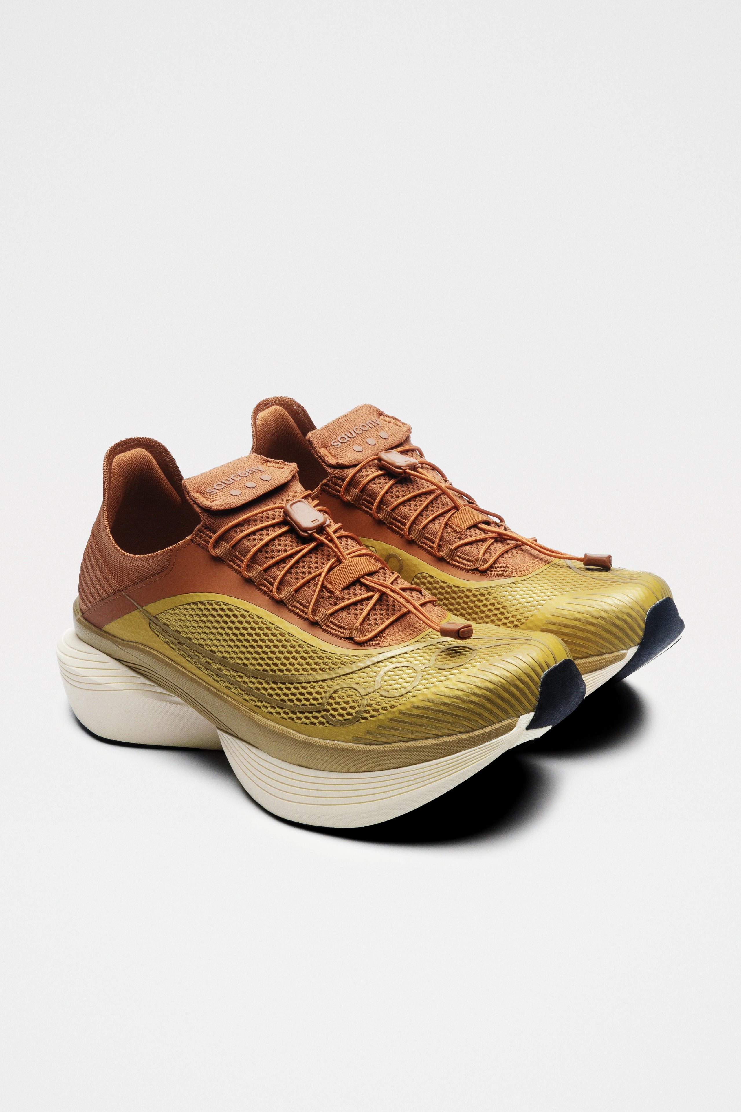 Saucony SILO Endorphine Elite 2 Gold / Adobe