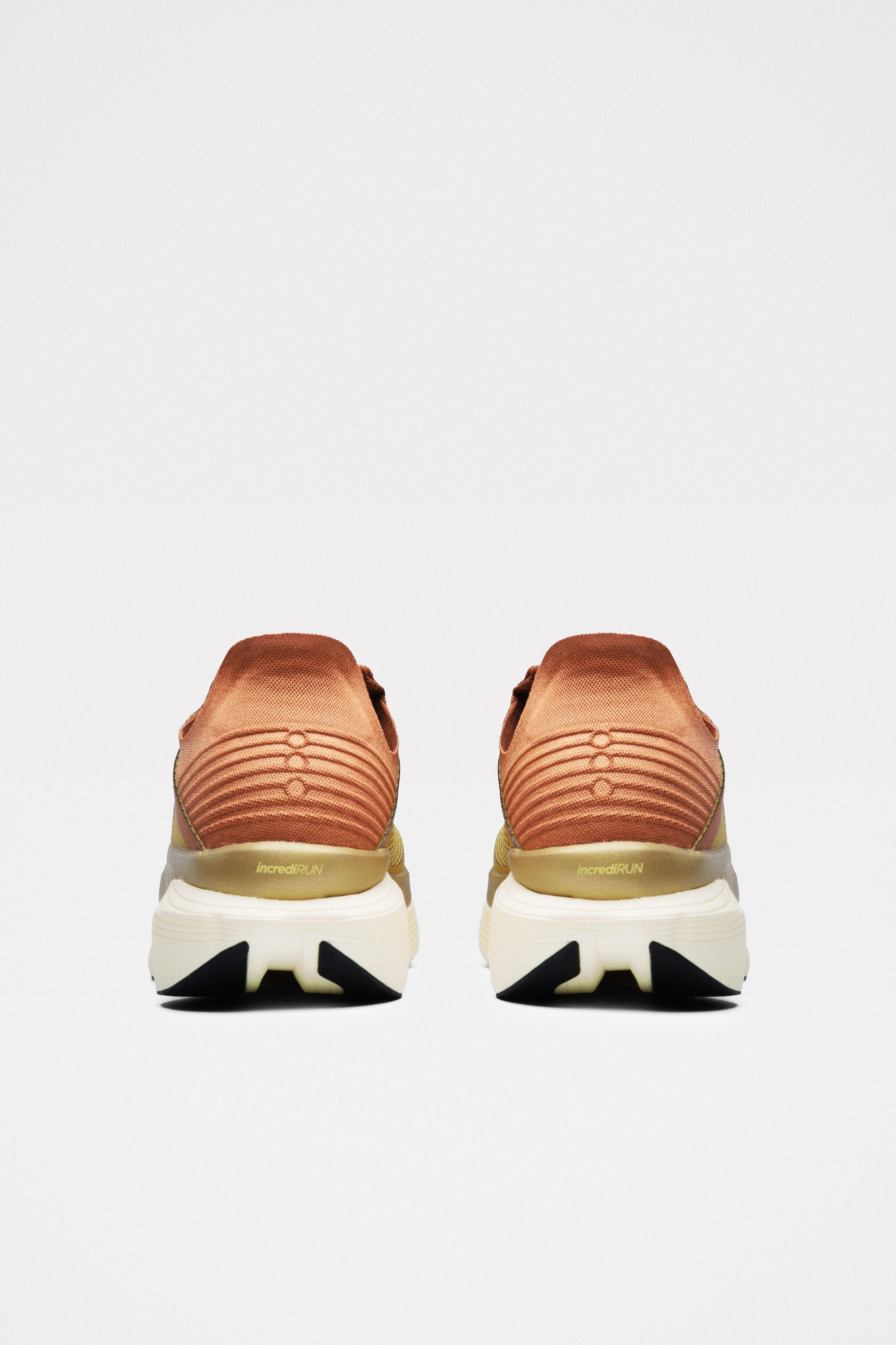 Saucony SILO Endorphine Elite 2 Gold / Adobe