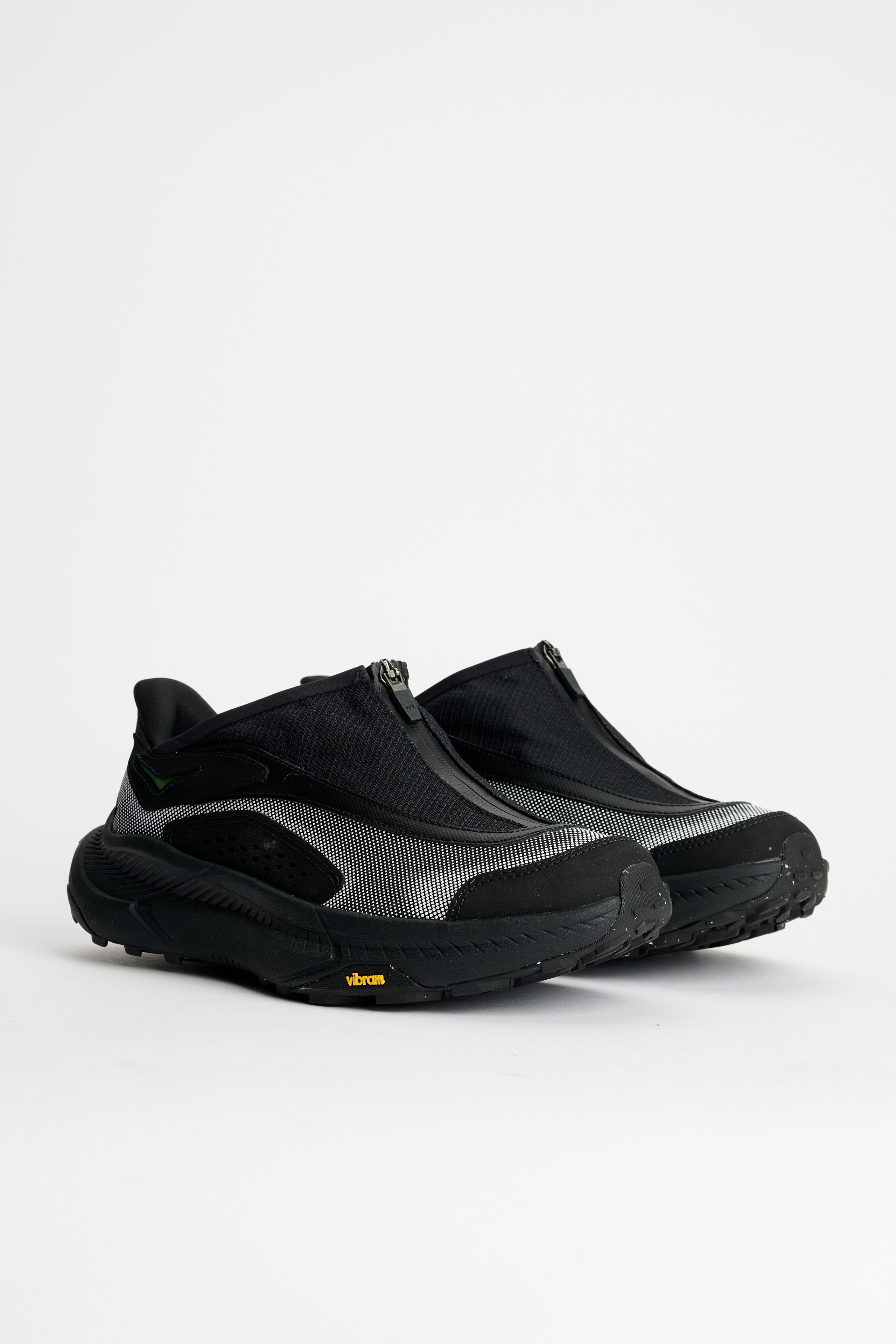 HOKA U Project Transport TS Black / White