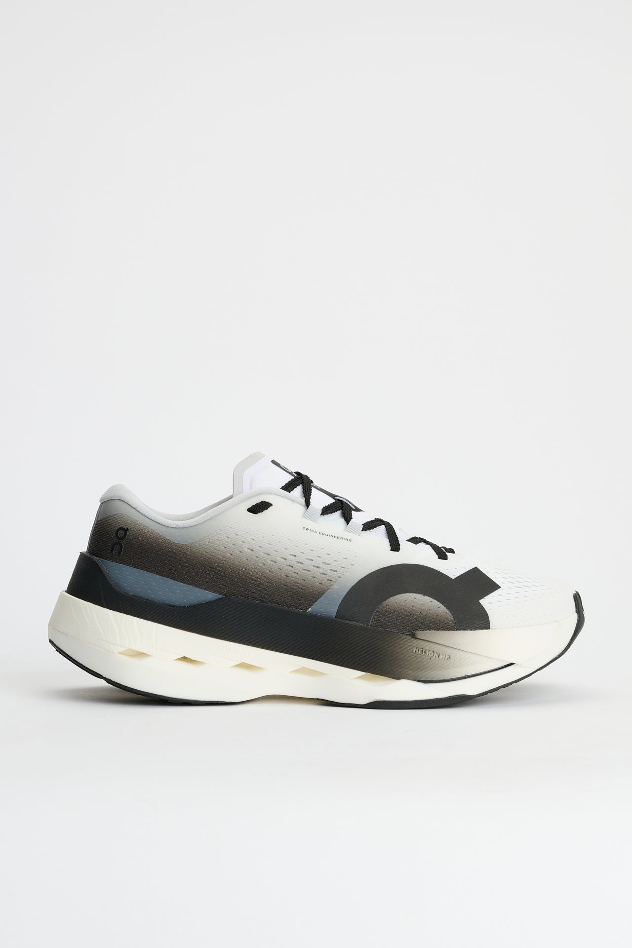 On Cloudboom Max White / Black