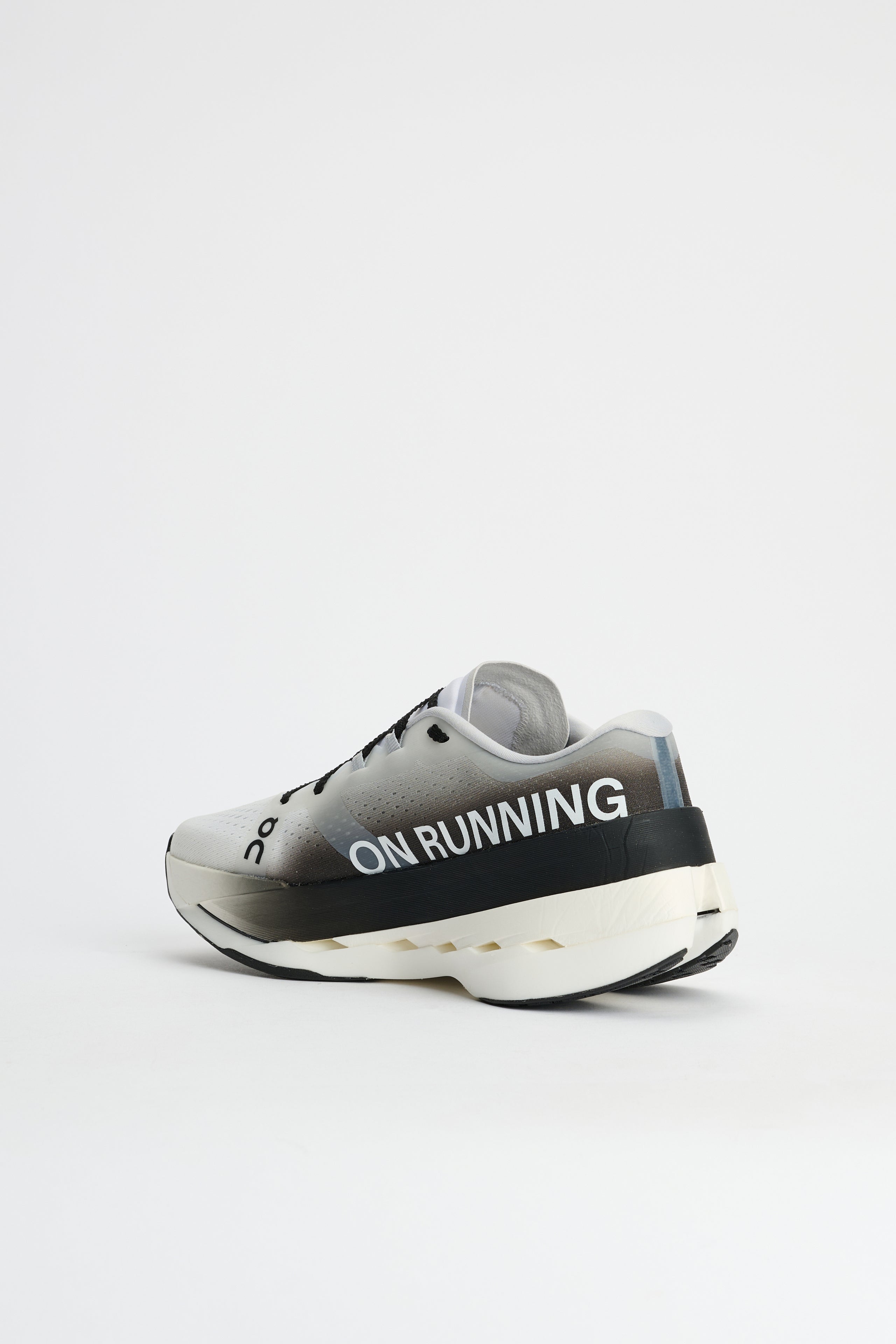 On Cloudboom Max White / Black