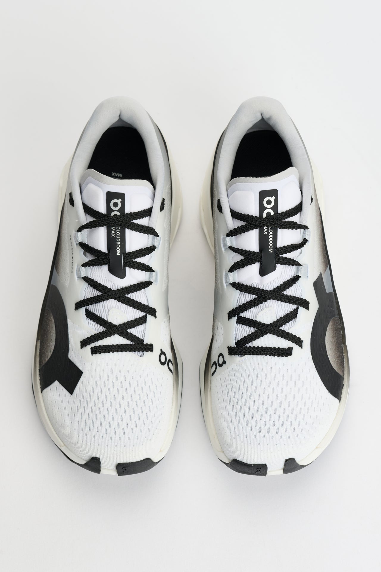 On Cloudboom Max White / Black