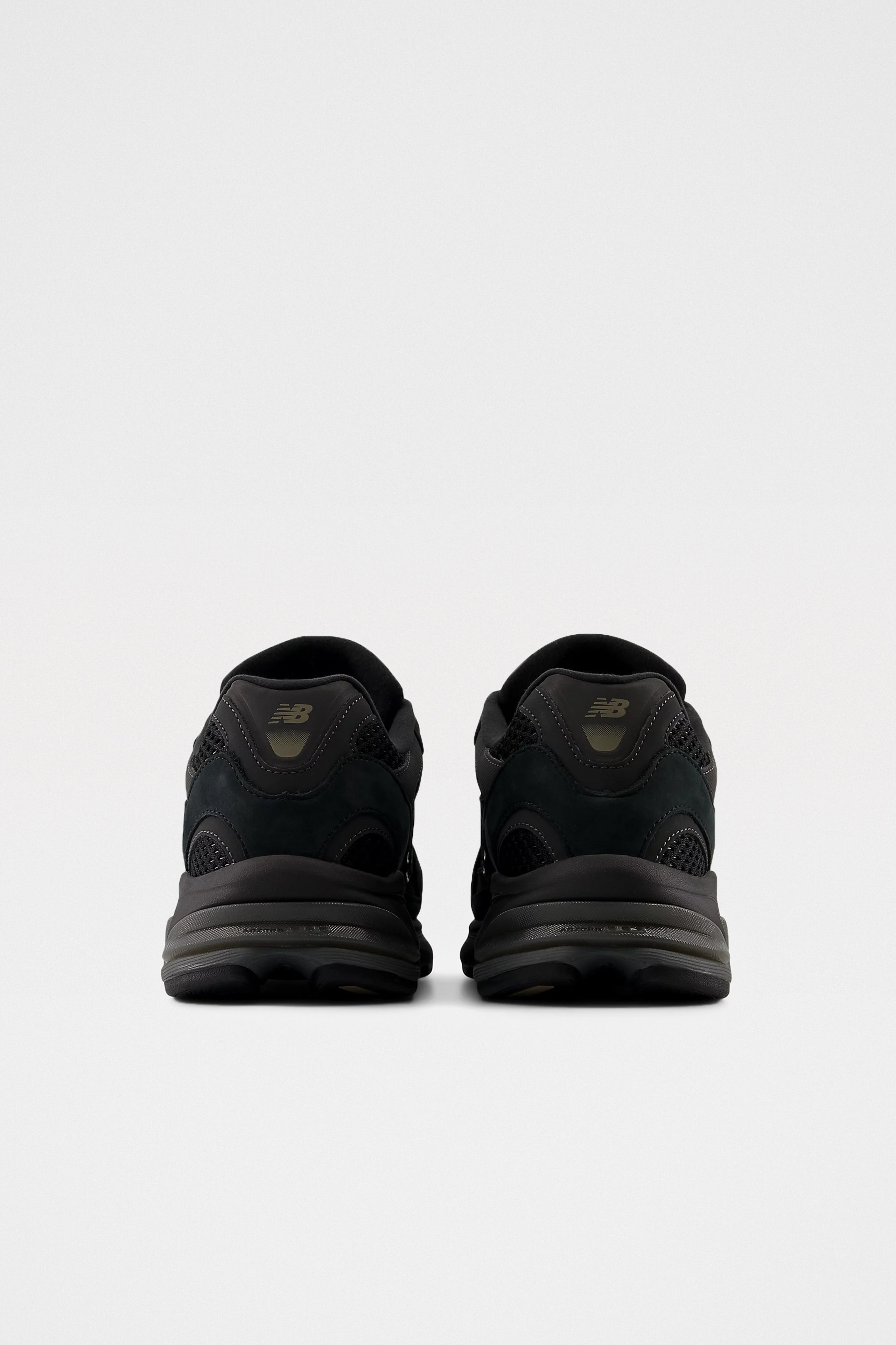 New Balance 2010 Black / Black Cement
