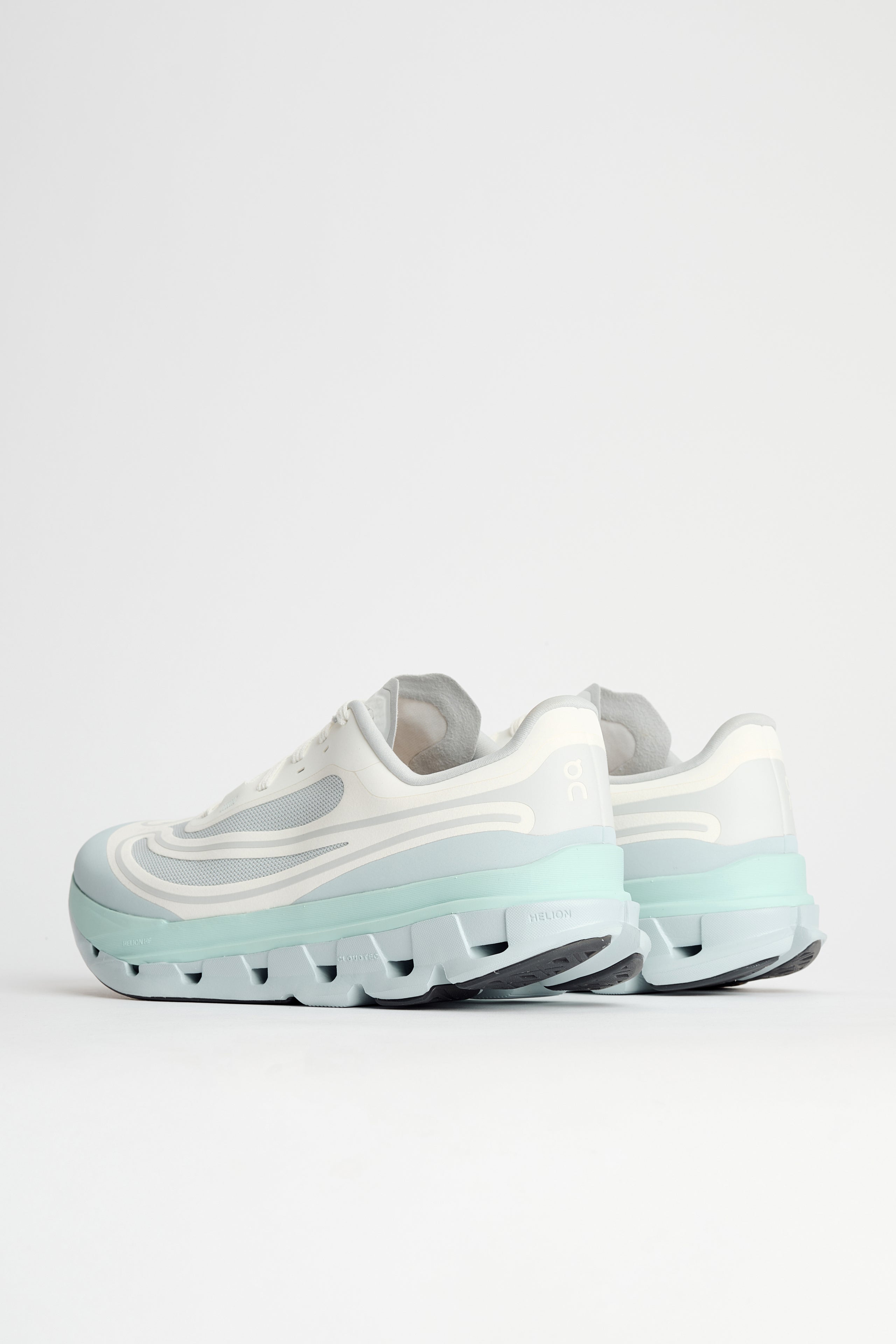 On Cloudflow 5 AD Hail / White