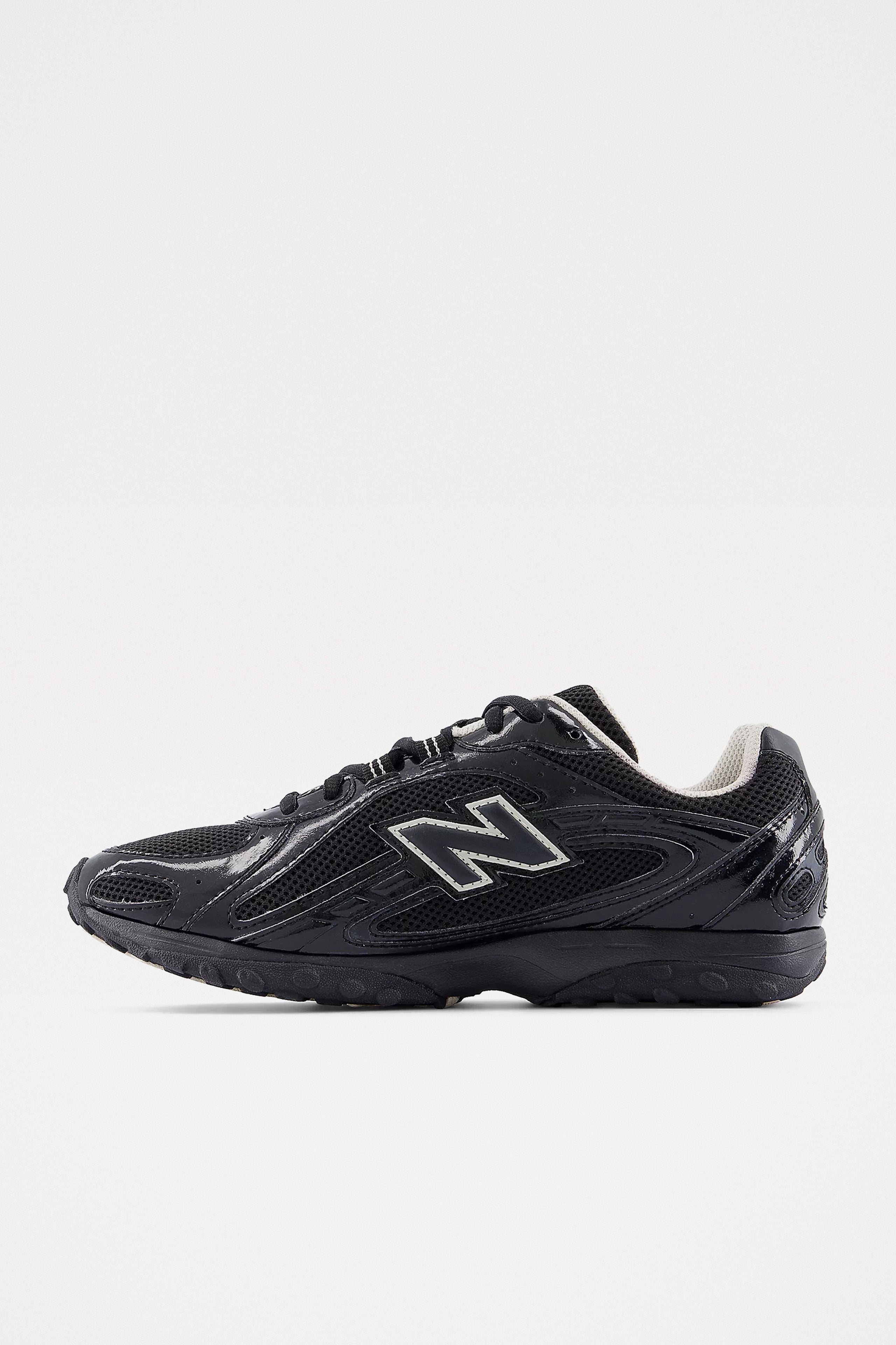 New Balance 204Lv1 Black / Timberwolf